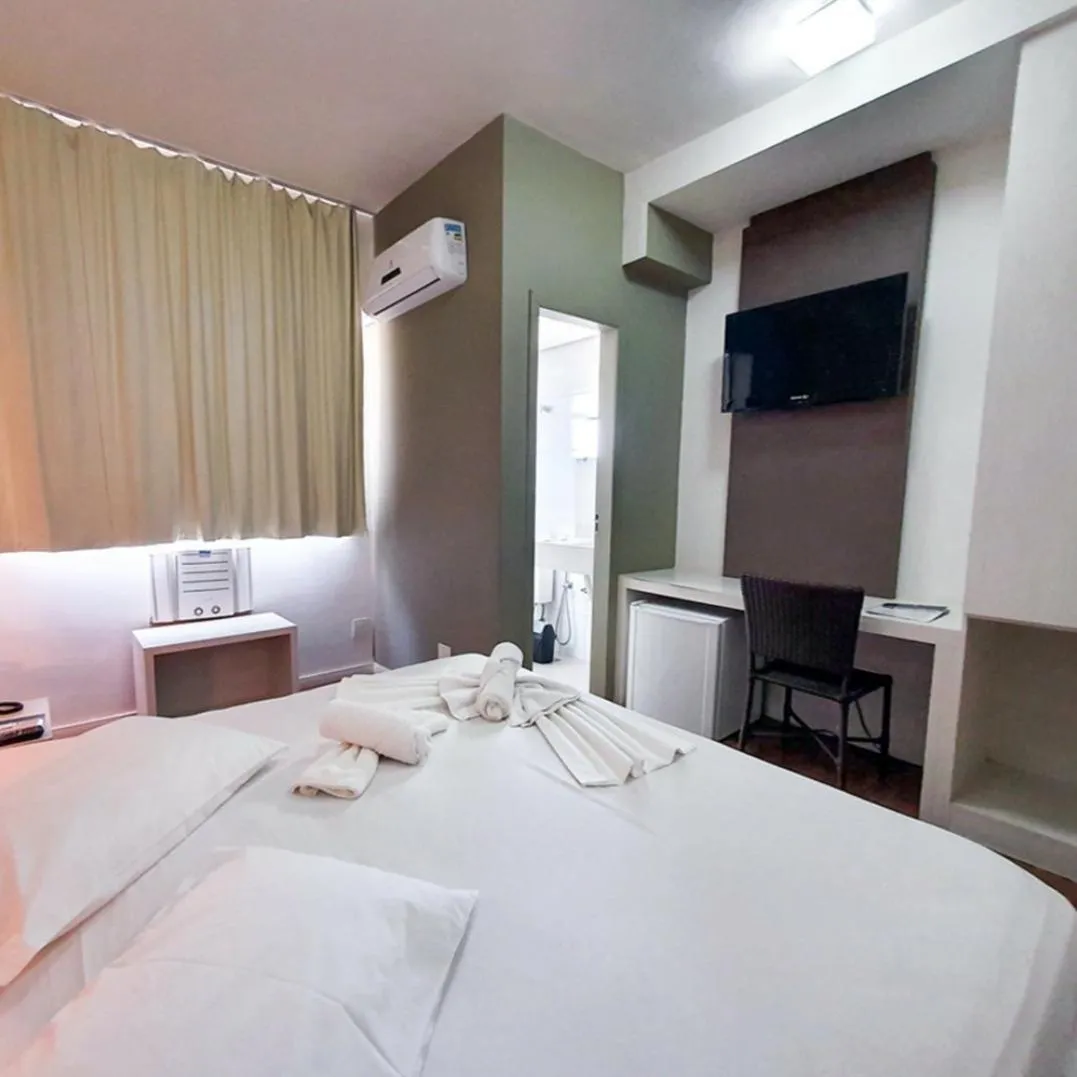 Bed in Excellence Comfort Hotel