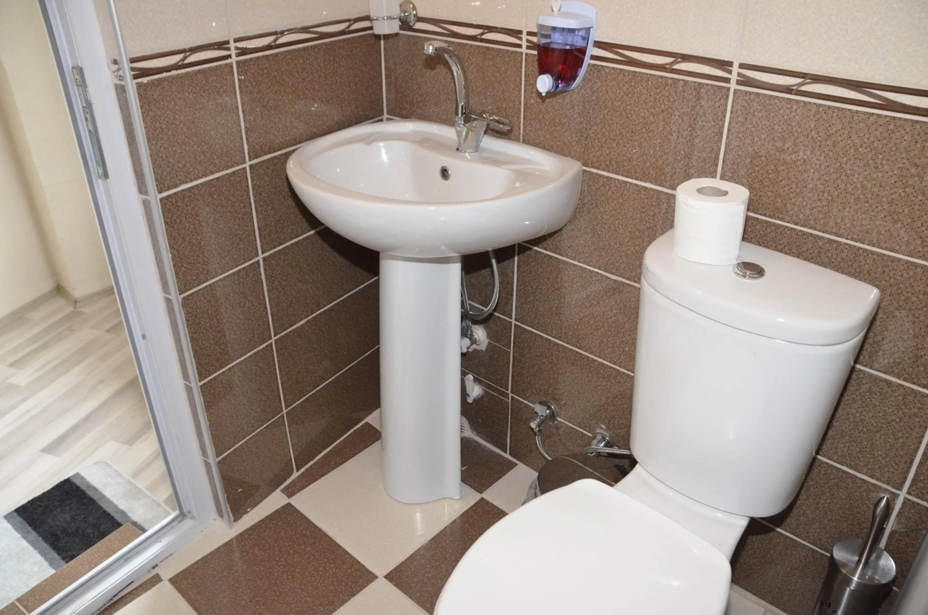 Bathroom in Erenler HoTeL & HosTeL