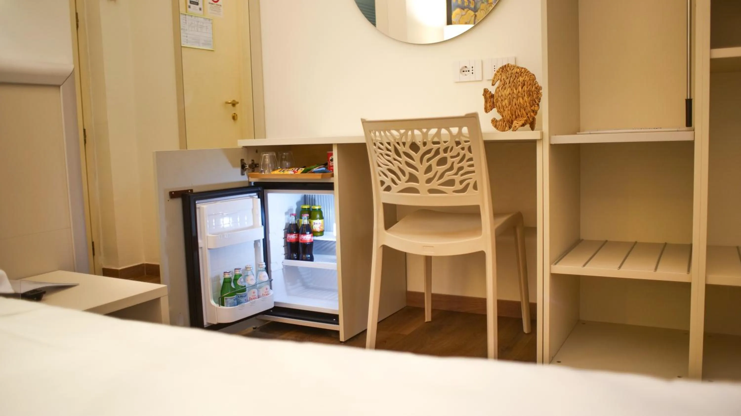 minibar, Bed in Rex Hotel Residence