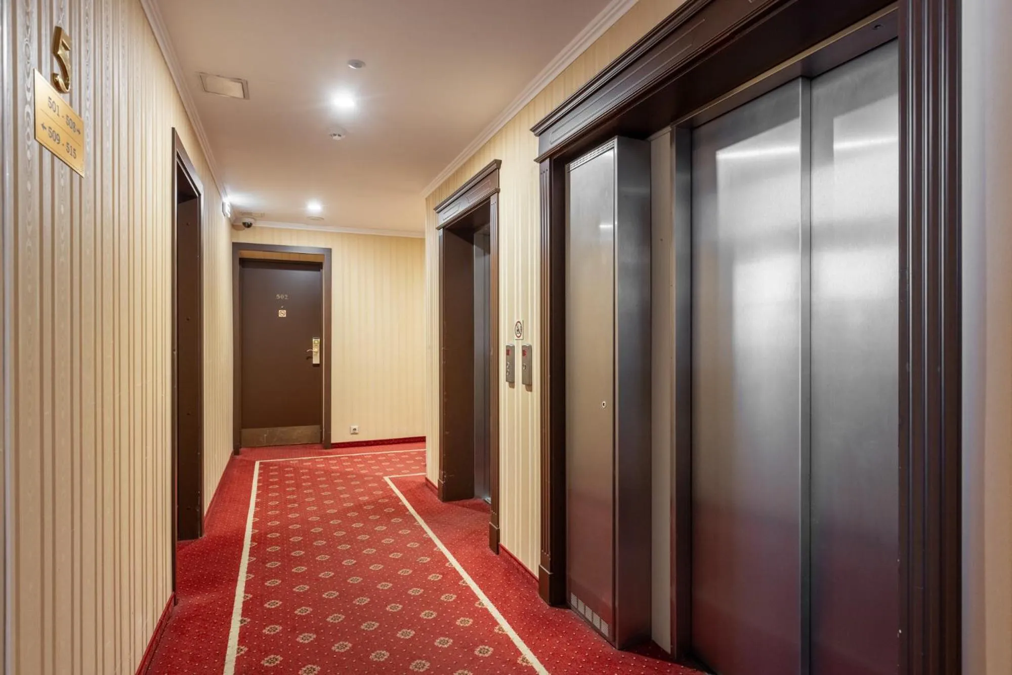 elevator in Rixwell Gertrude Hotel