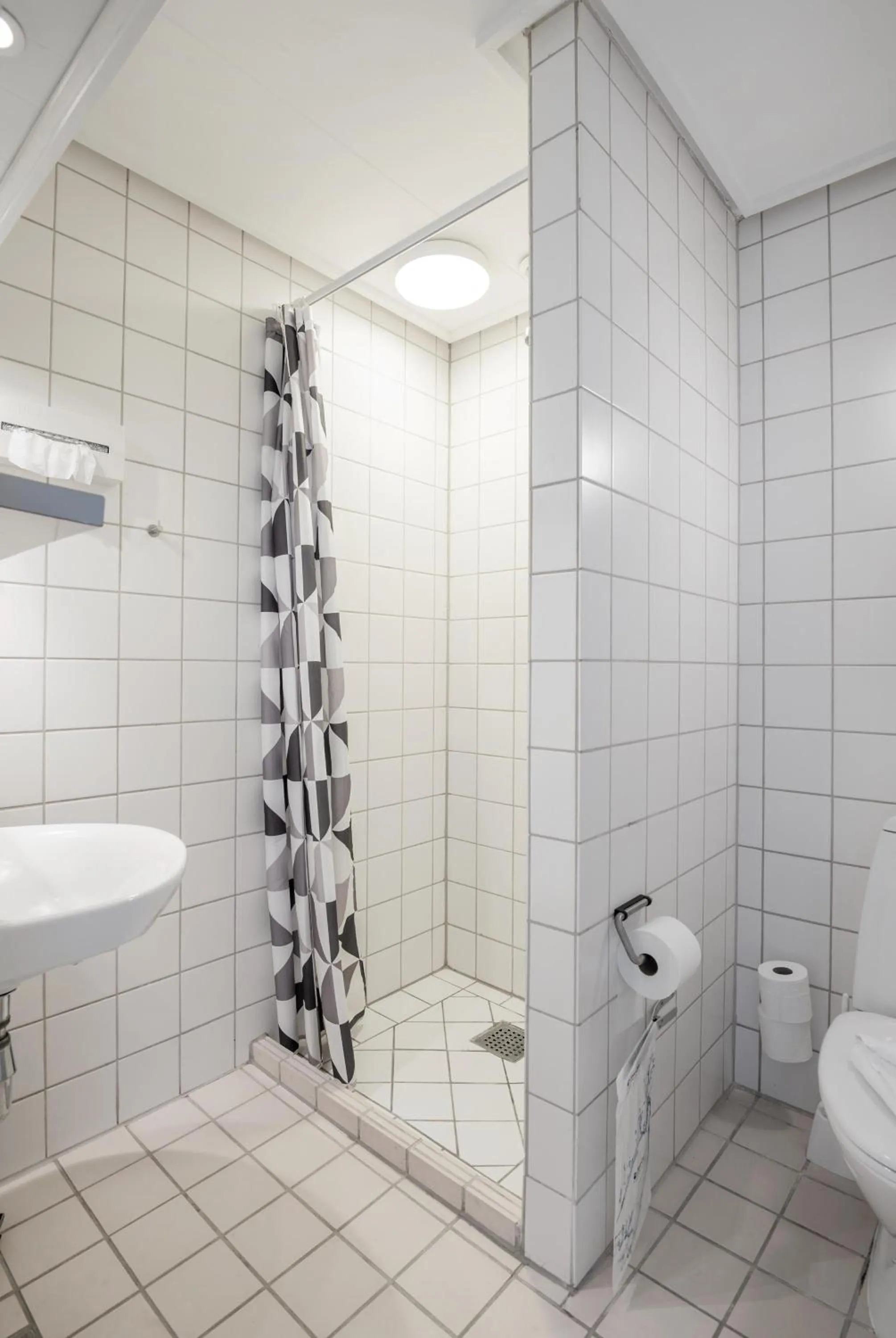 Shower in Hotel Norden