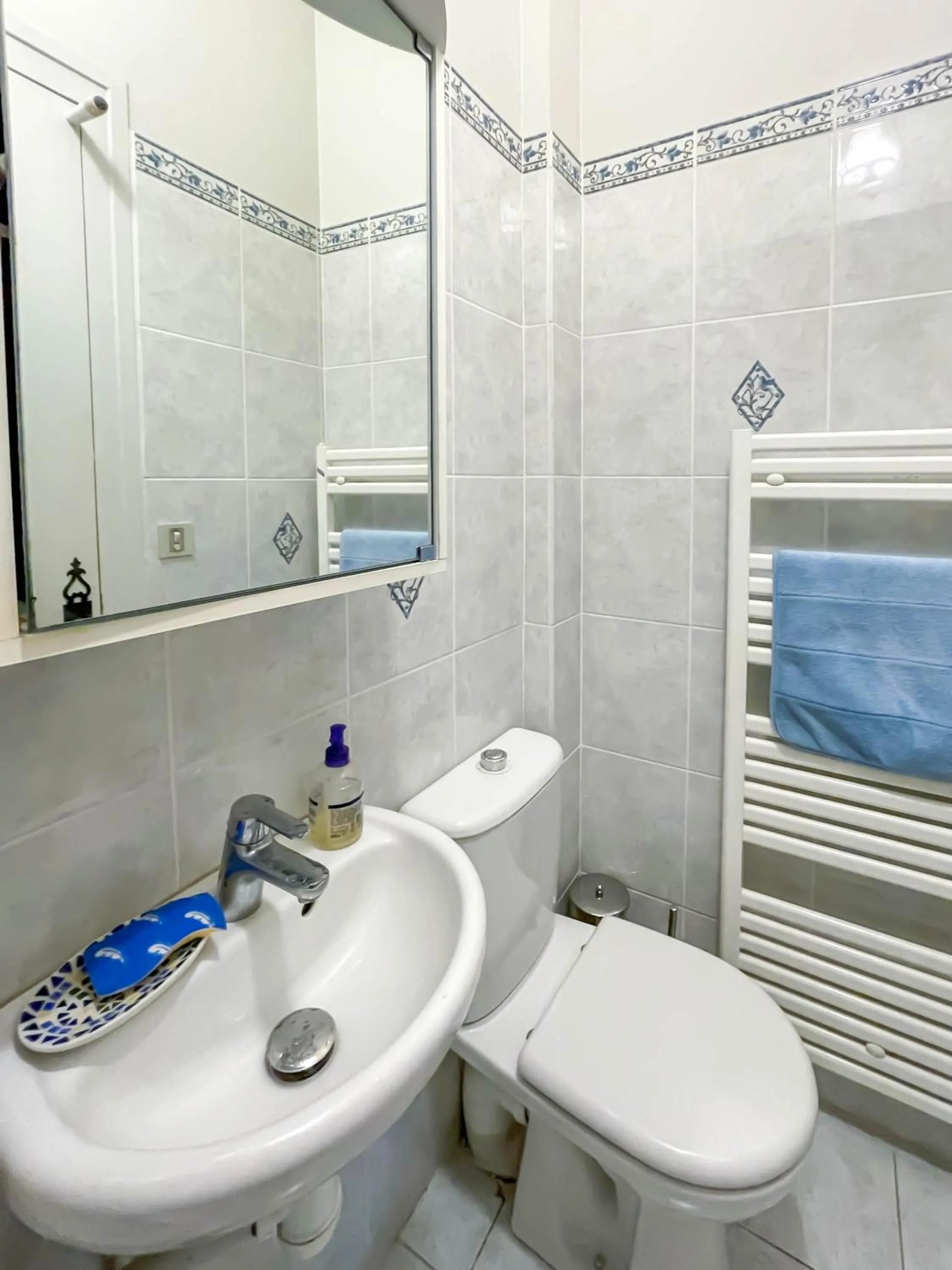 Bathroom in La Maison de Mireille