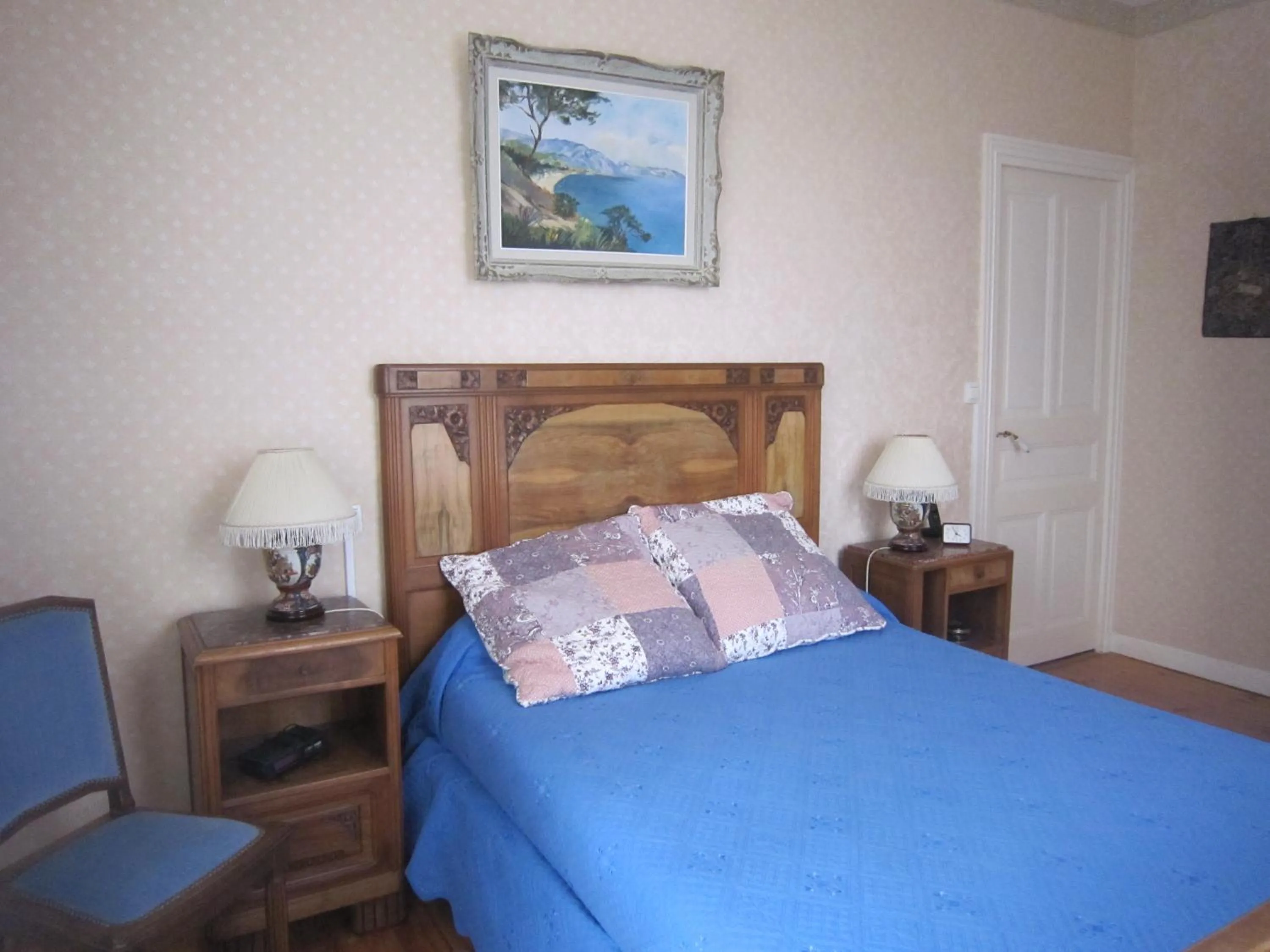 Bedroom, Bed in La Maison de Mireille