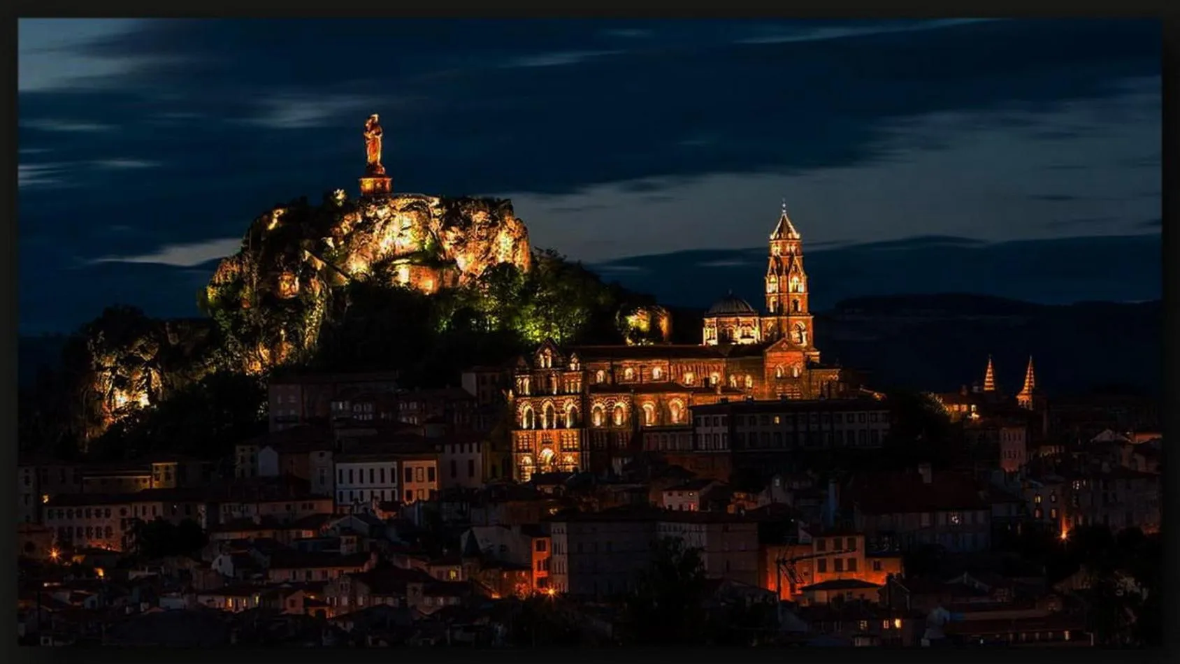 Night in La Maison de Mireille