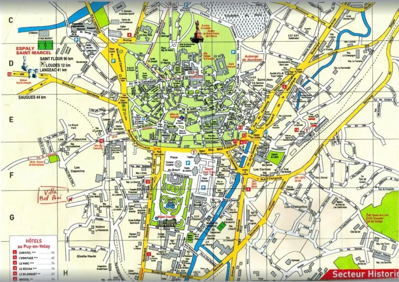 City view in La Maison de Mireille