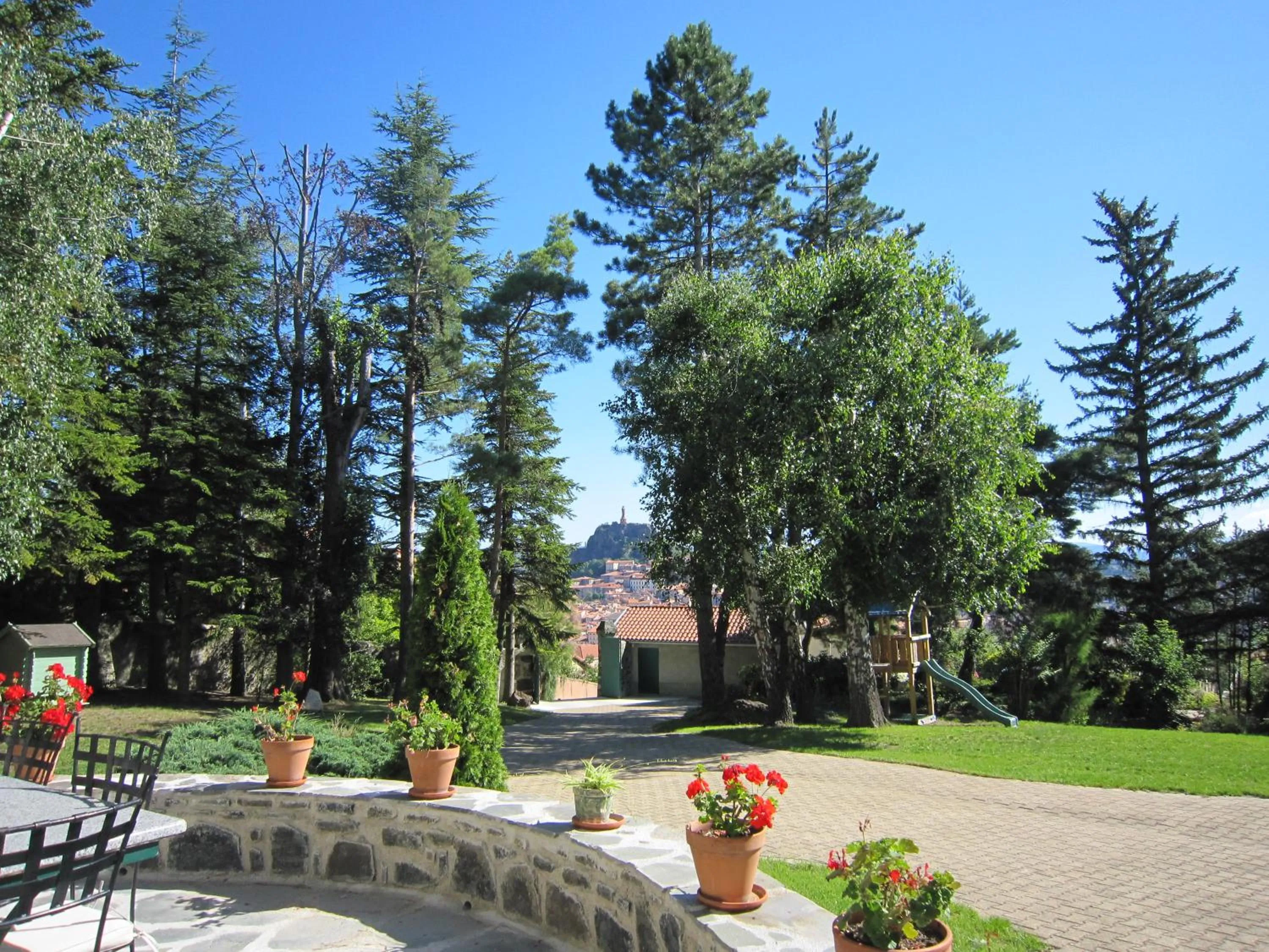 Garden in La Maison de Mireille