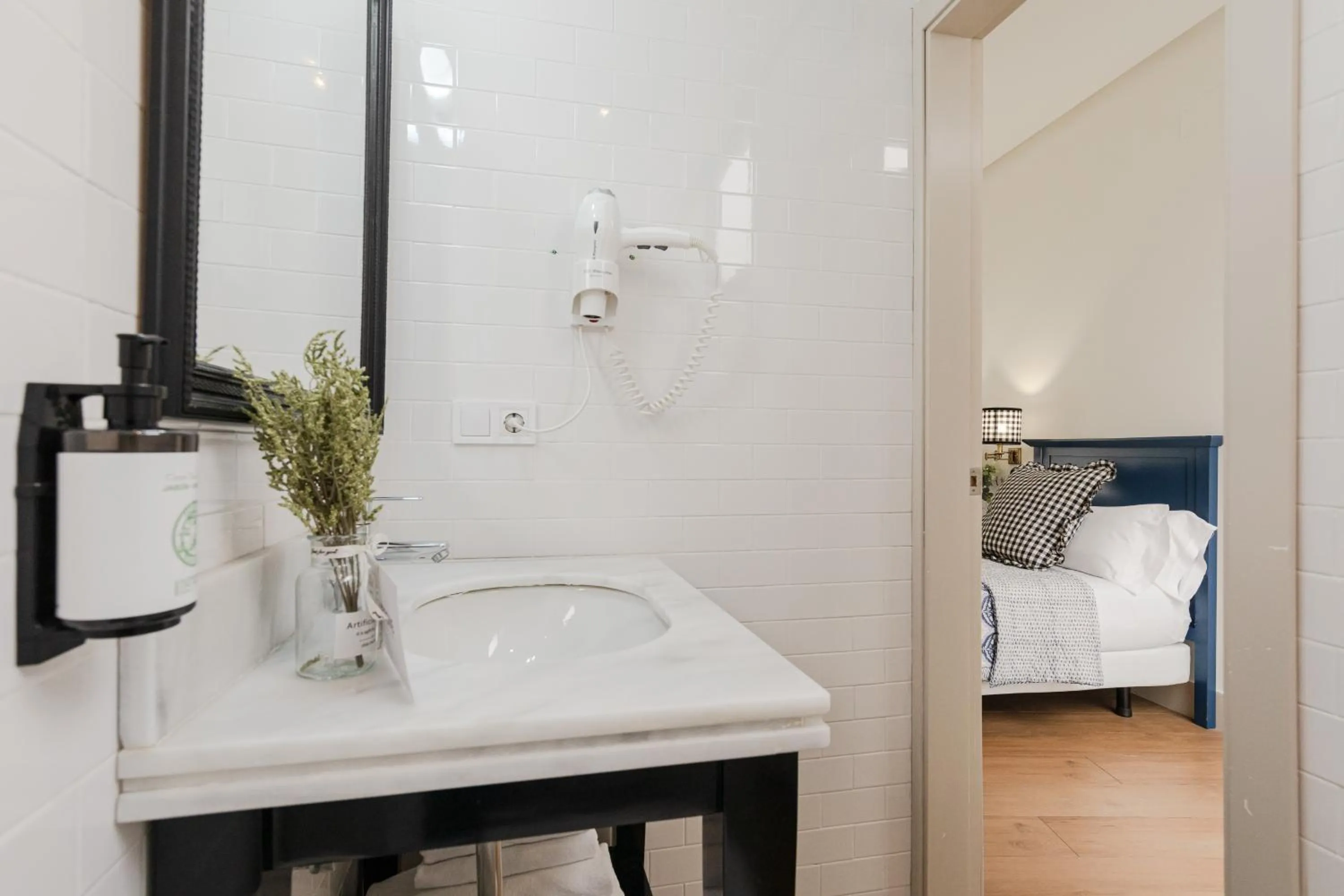 Bathroom, Bed in nüa cicerone