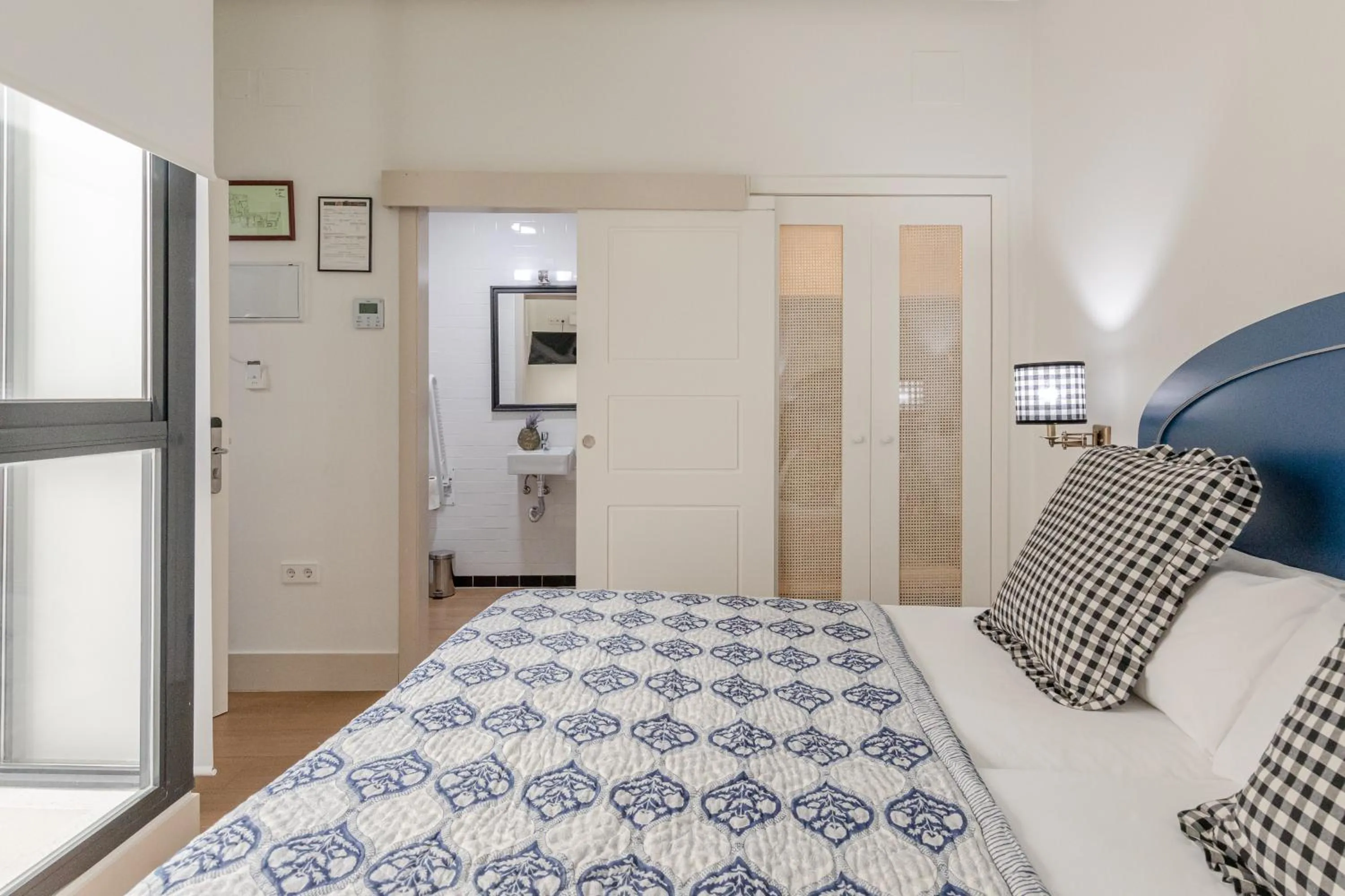 Photo of the whole room, Bed in nüa cicerone