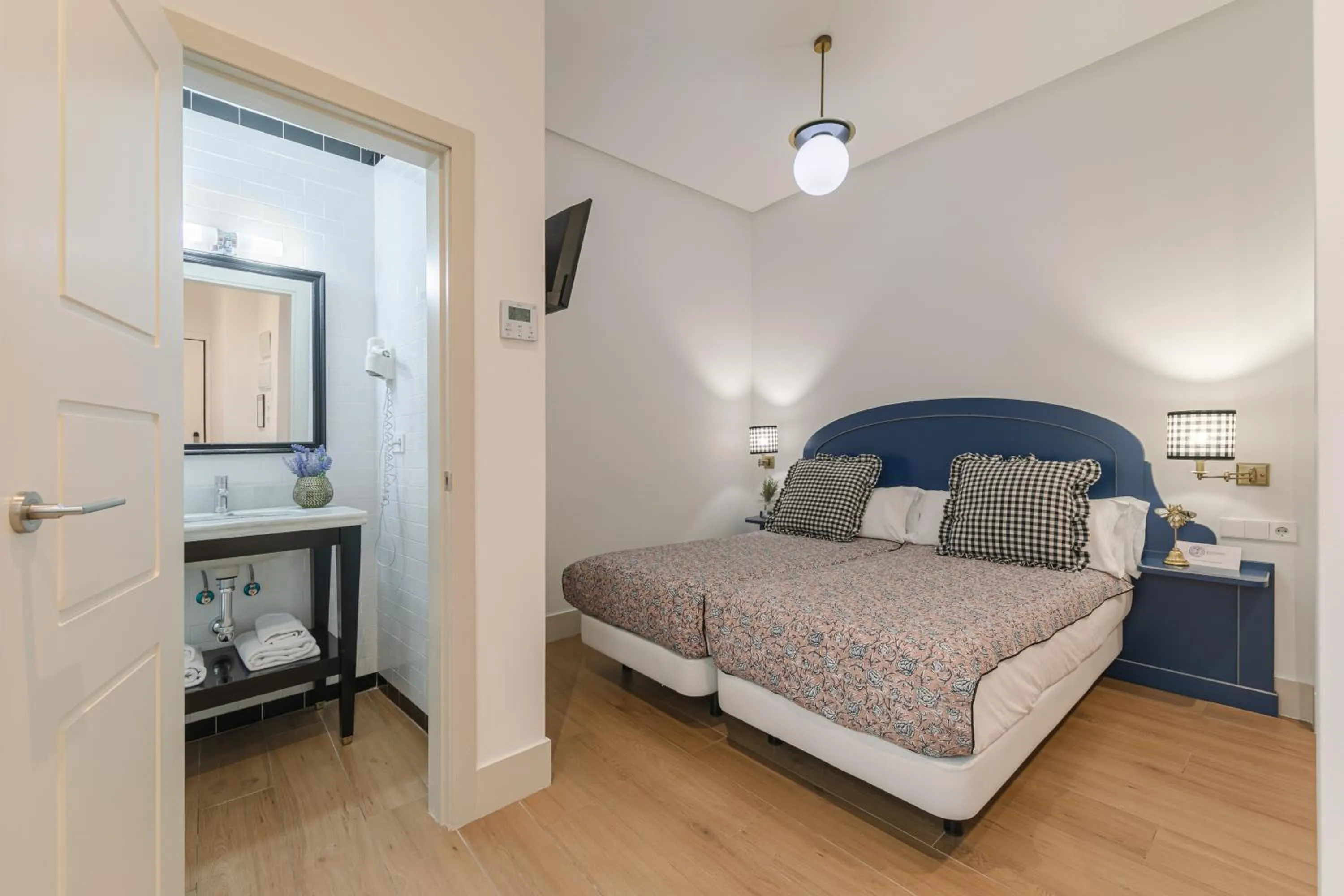 Bathroom, Bed in nüa cicerone