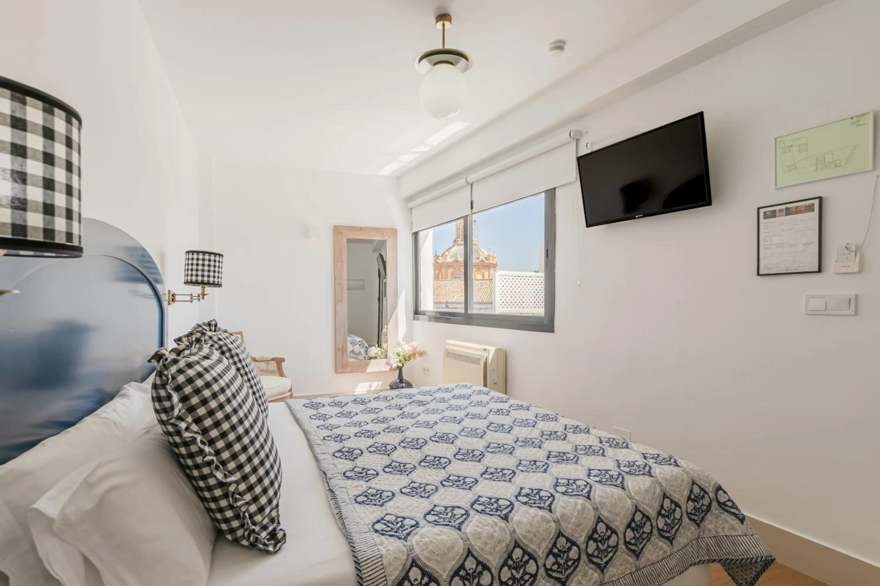 Photo of the whole room, Bed in nüa cicerone