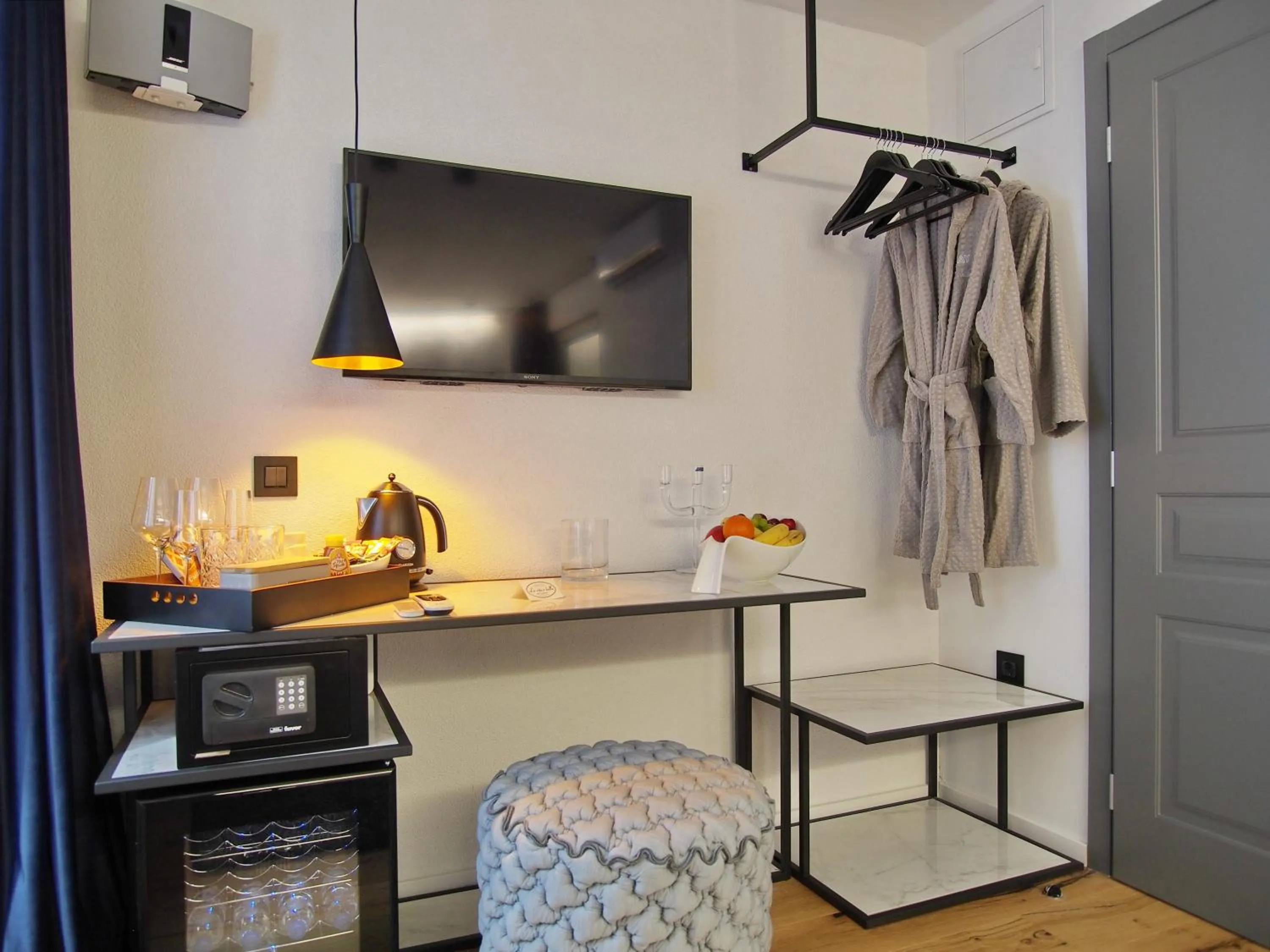 TV and multimedia in La Vita e Bella II