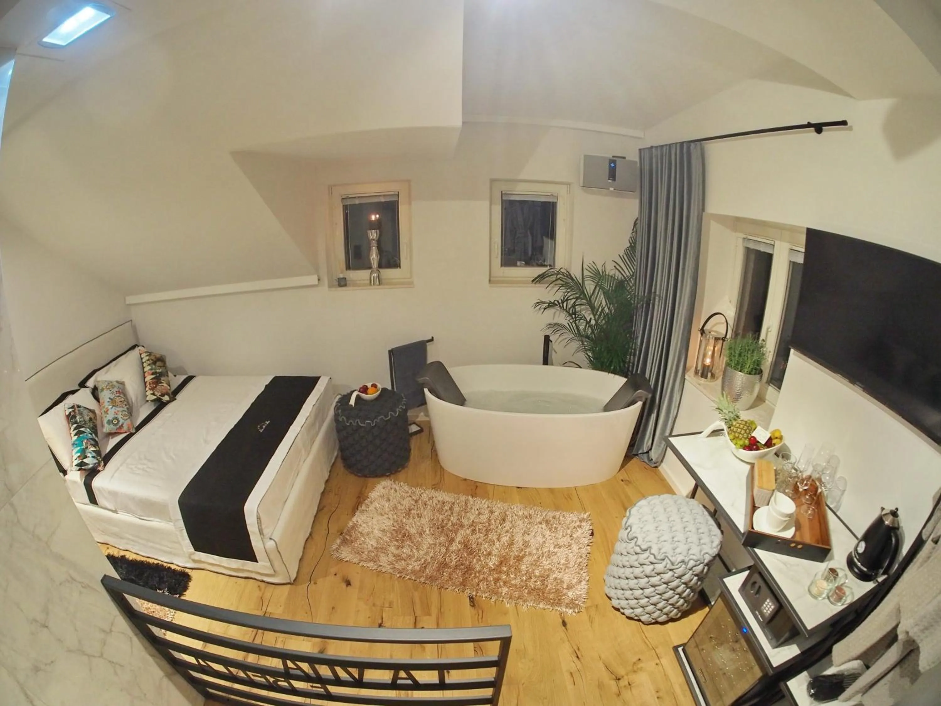 TV and multimedia in La Vita e Bella II