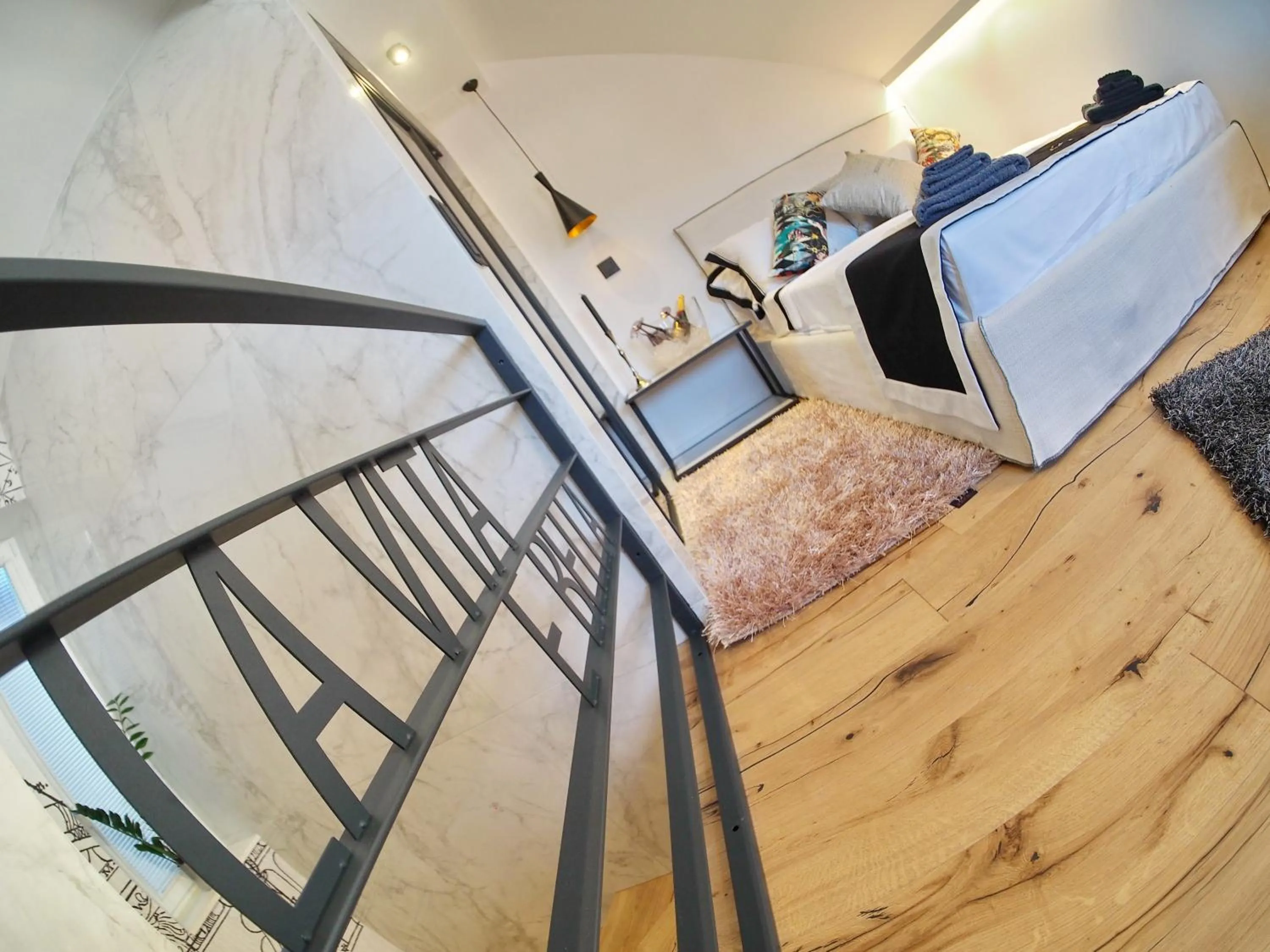 Photo of the whole room, Bed in La Vita e Bella II