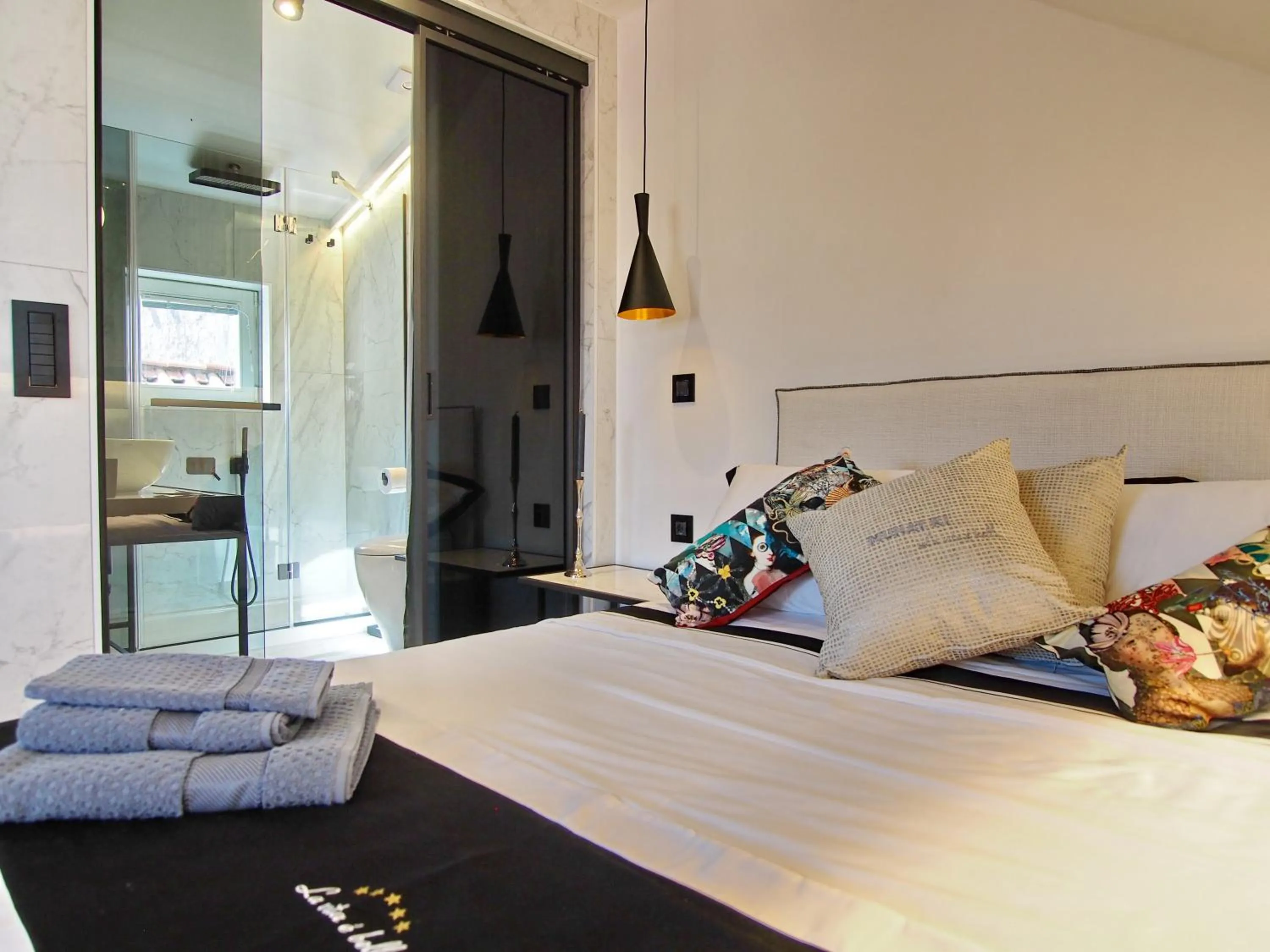 Toilet, Bed in La Vita e Bella II