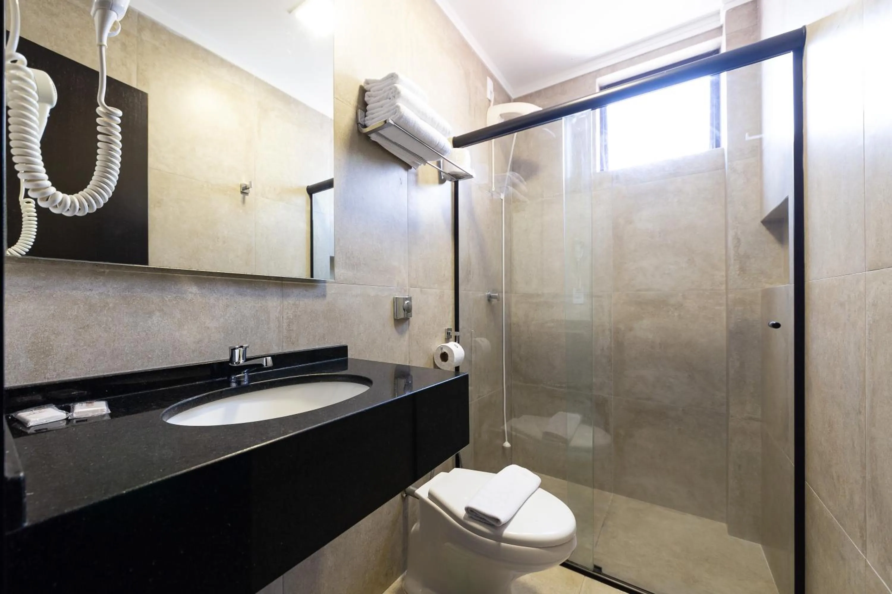 Bathroom in Hotel Lunes