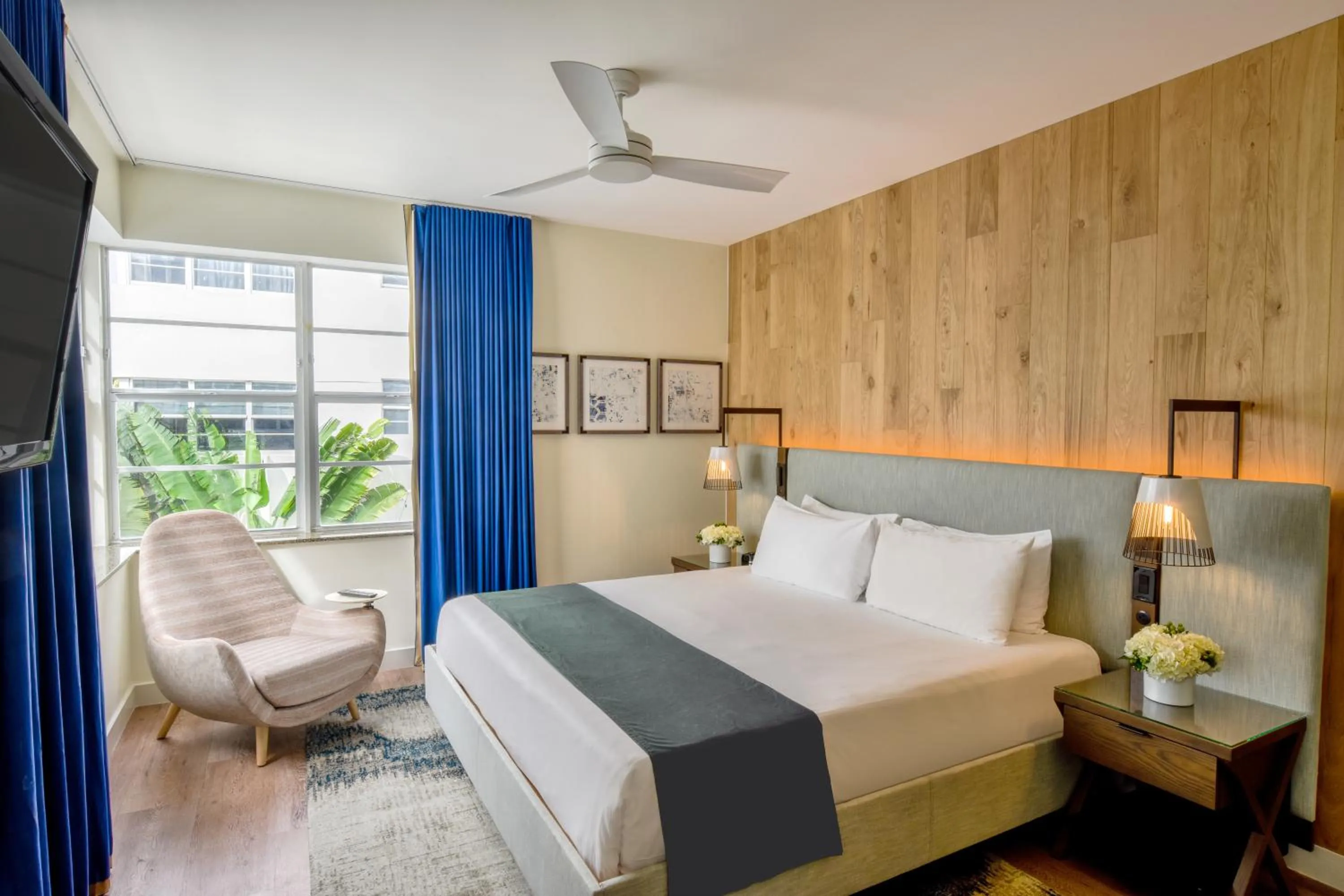 Bed in Hotel Breakwater South Beach