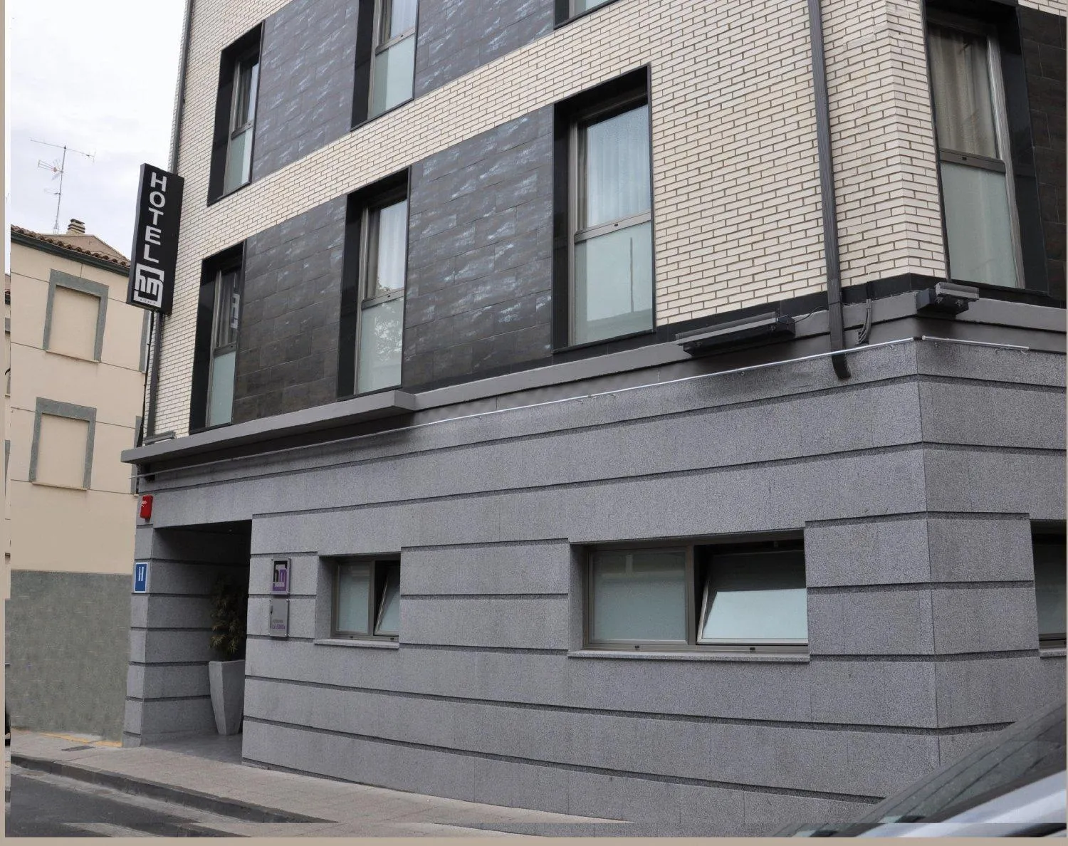 Facade/entrance in Hotel HM Alfaro