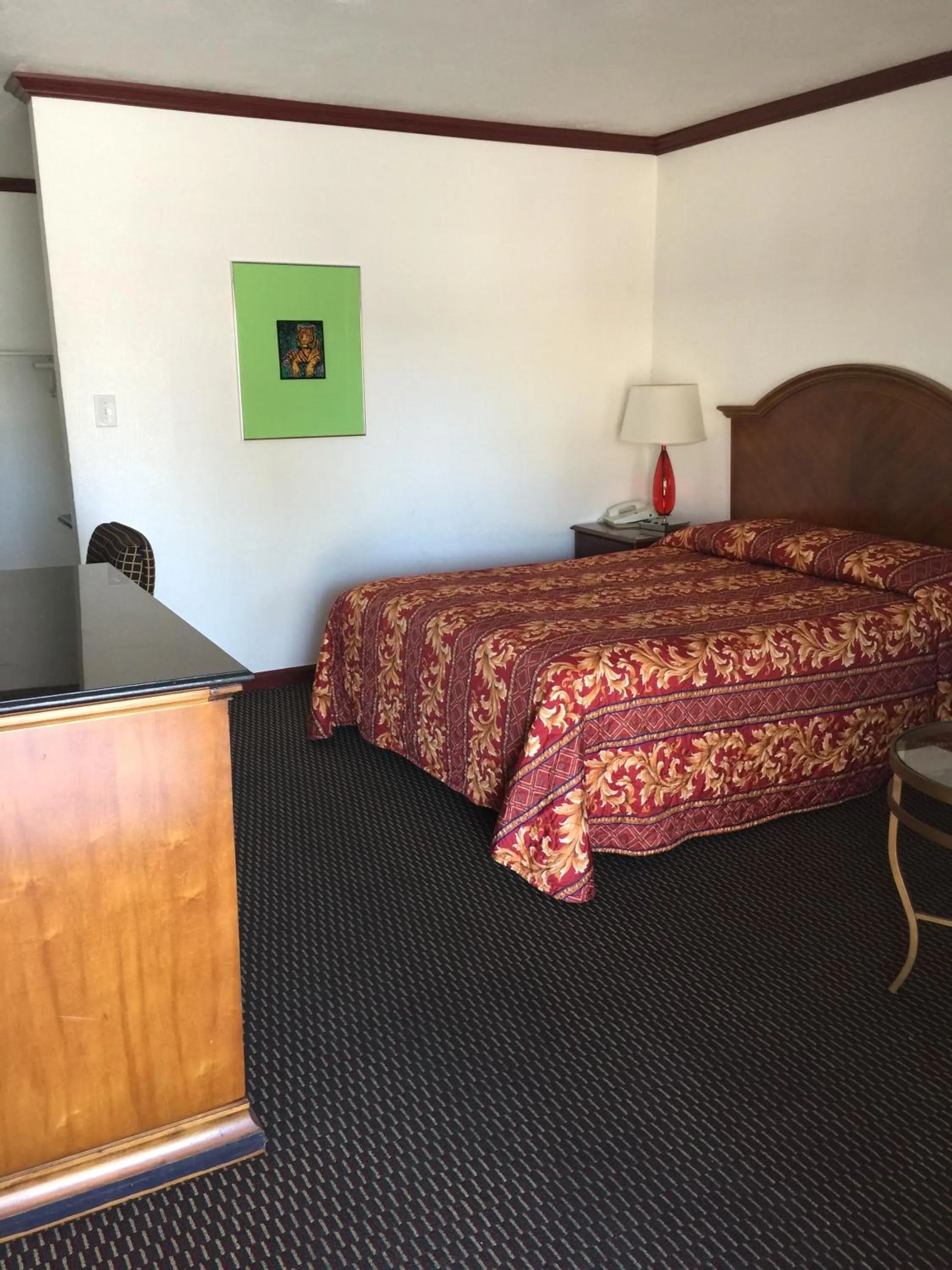 Photo of the whole room, Bed in Buckboard Motel