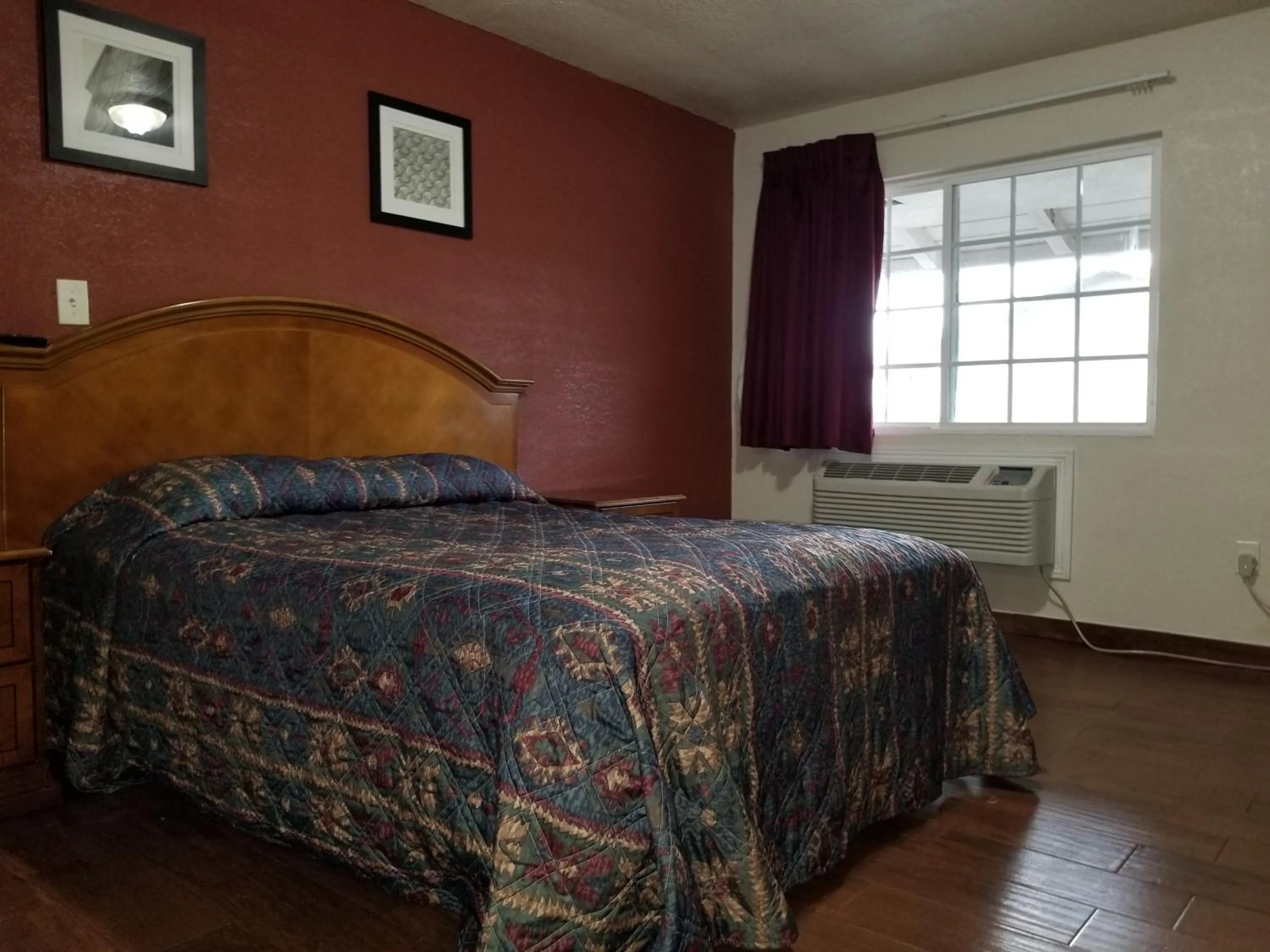 Bed in Buckboard Motel