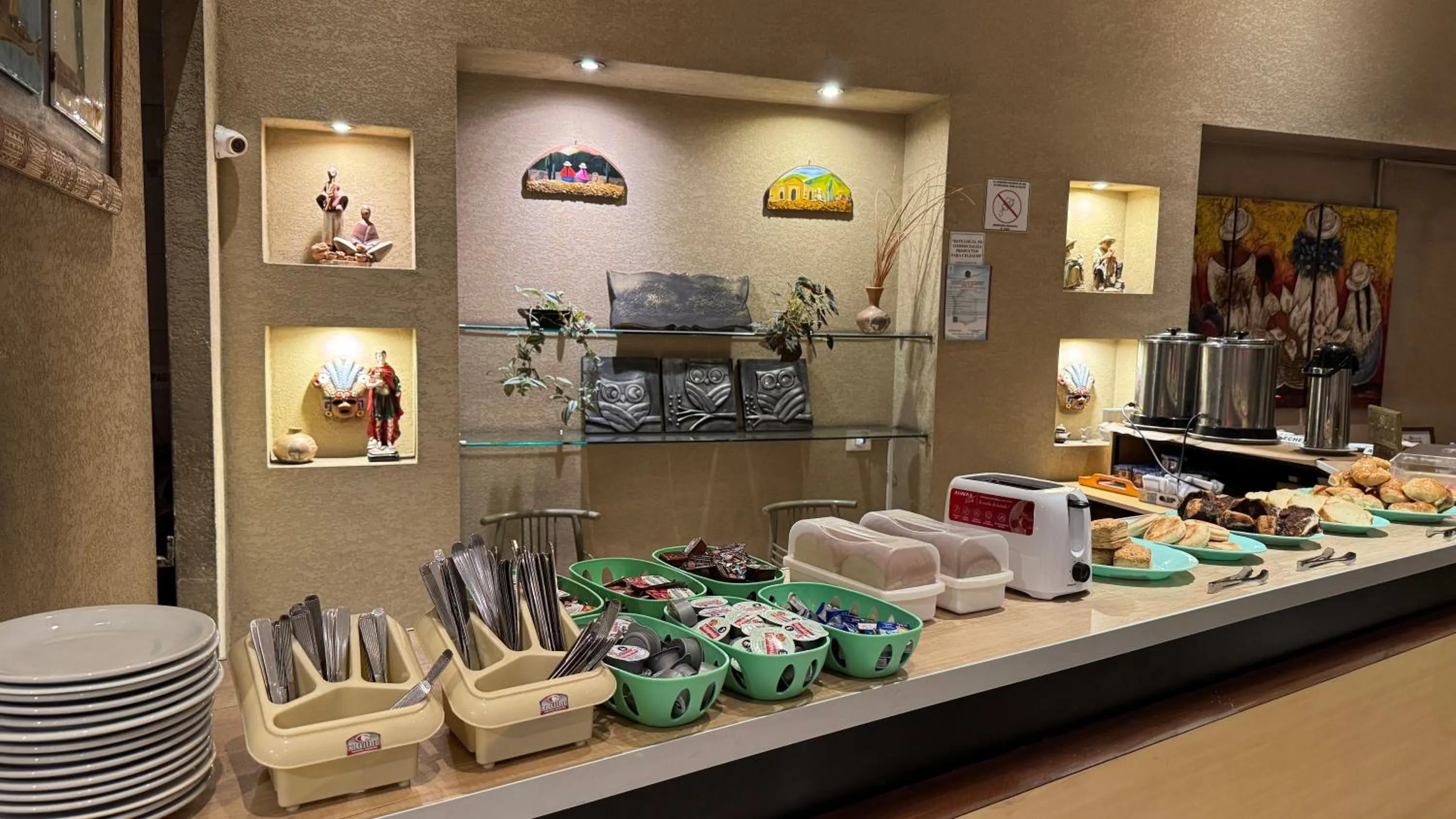 Breakfast in Wilson Hotel