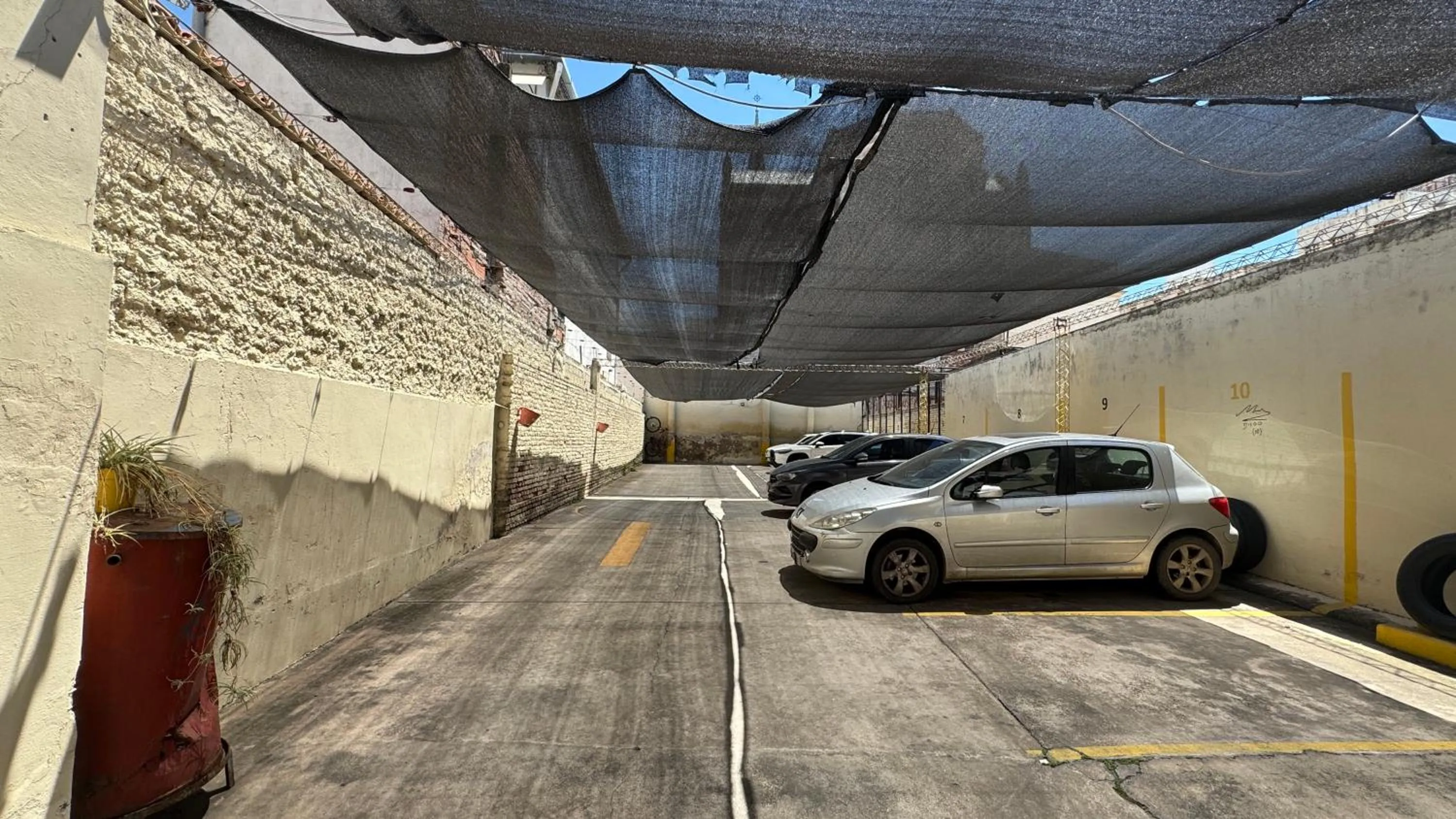 Parking in Wilson Hotel