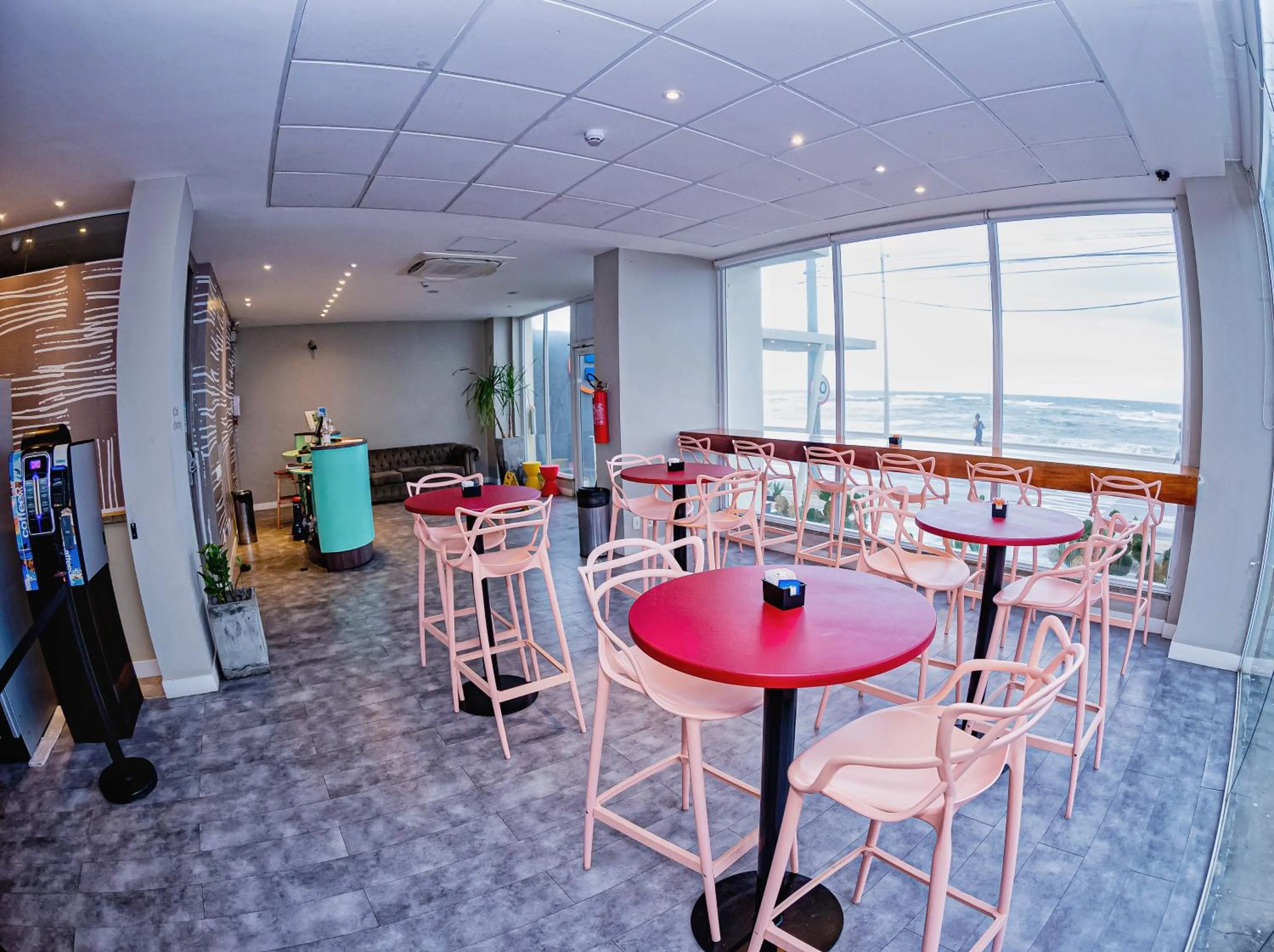 Restaurant/places to eat in B Hotel Salvador