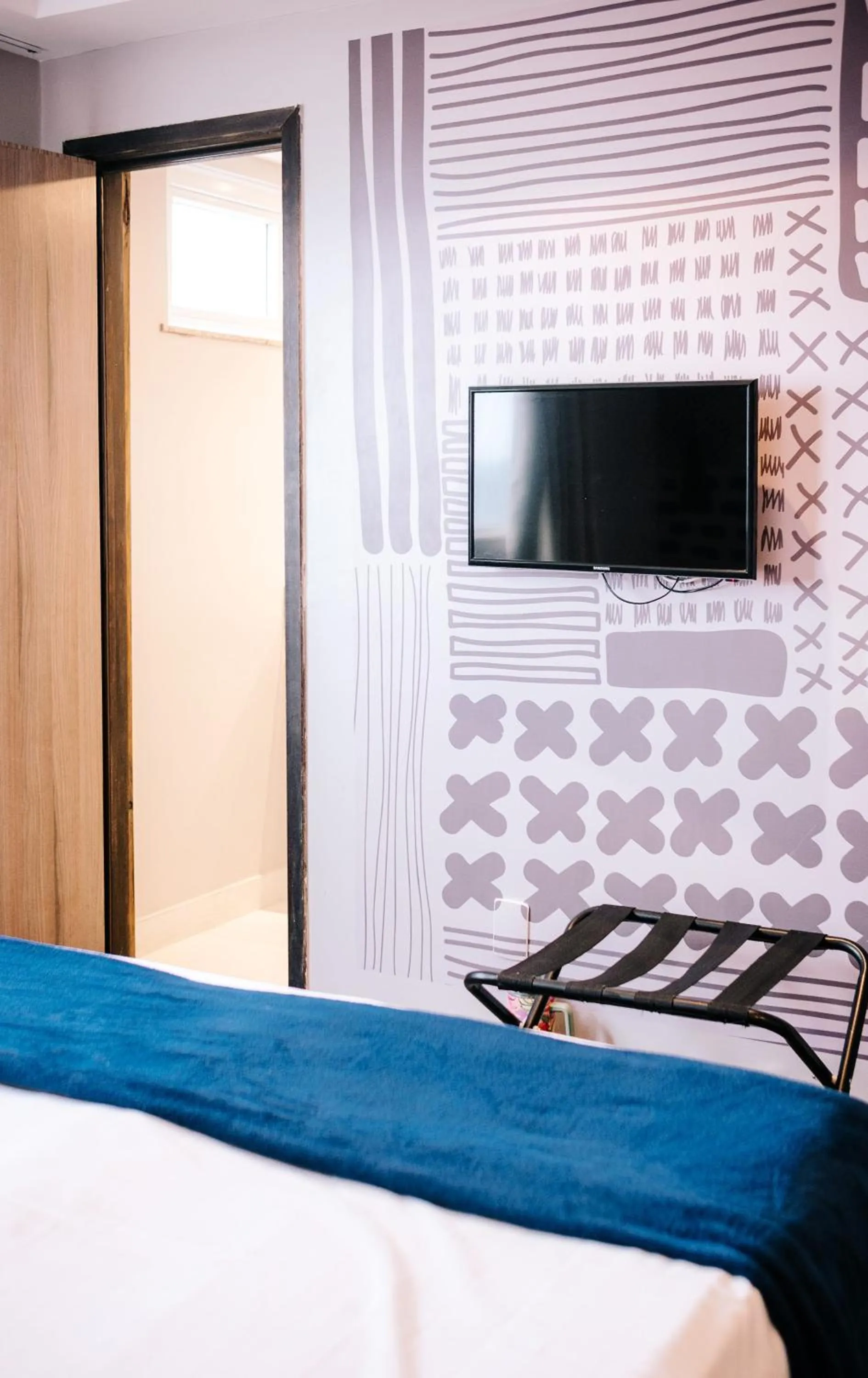 TV and multimedia, Bed in B Hotel Salvador