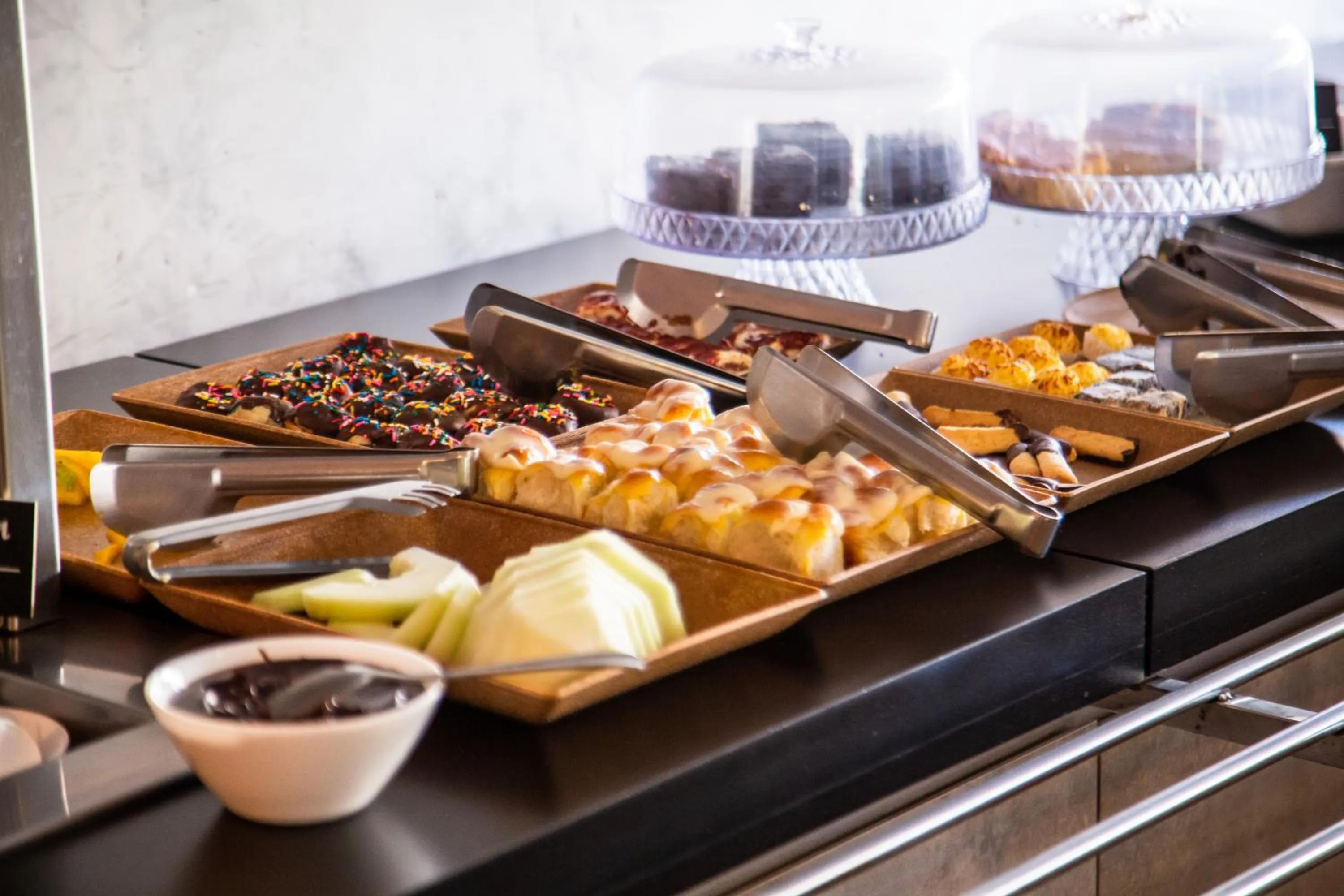 Buffet breakfast in B&B HOTEL Uberlândia