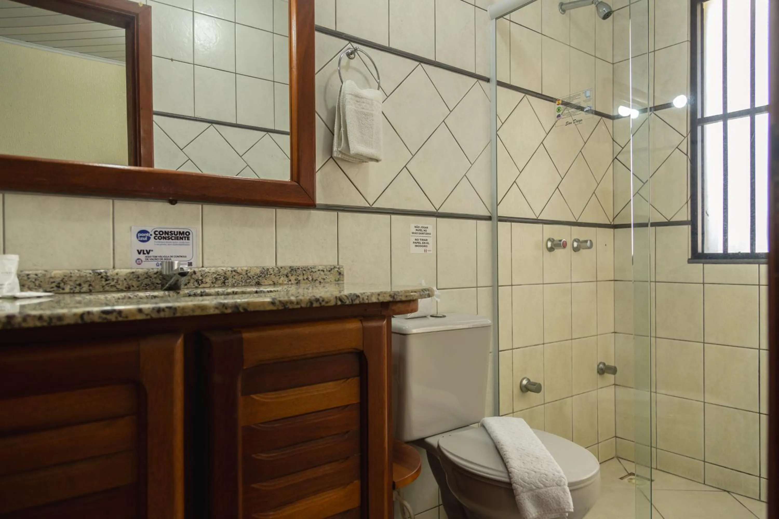 Bathroom in HANNA San Diego Apart Hotel