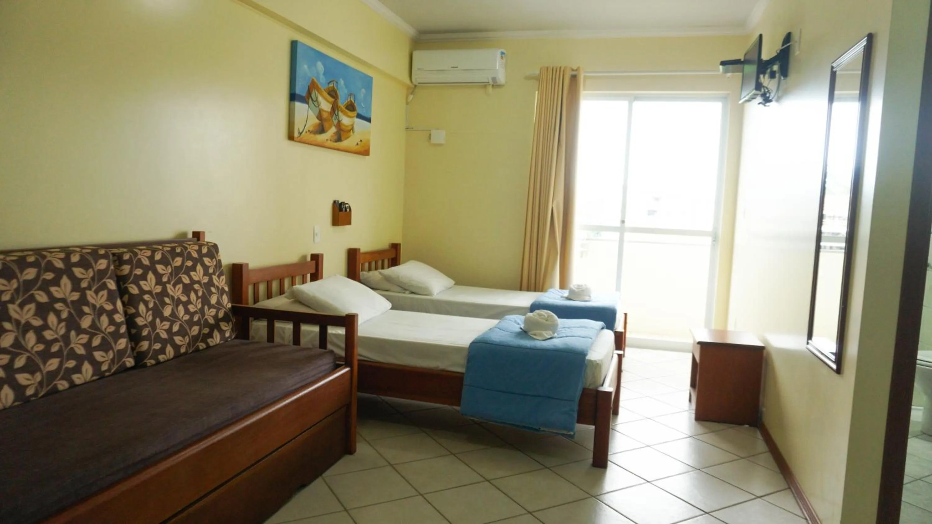 Photo of the whole room, Bed in HANNA San Diego Apart Hotel