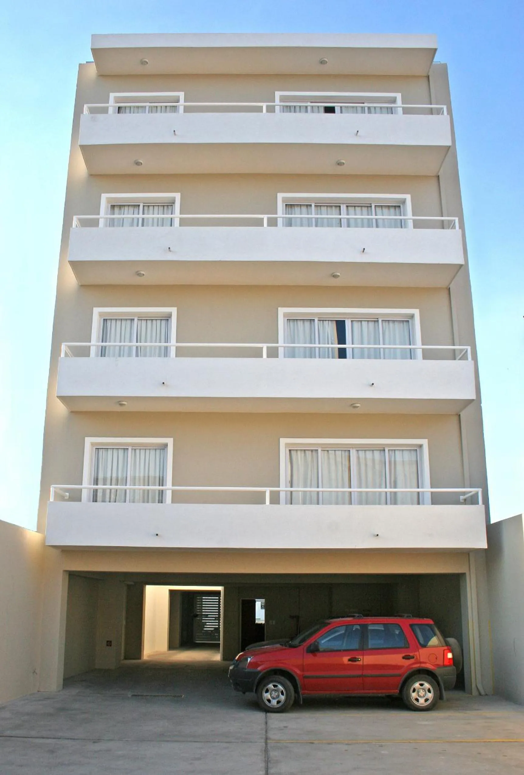 Property building in Wilson Apart Hotel