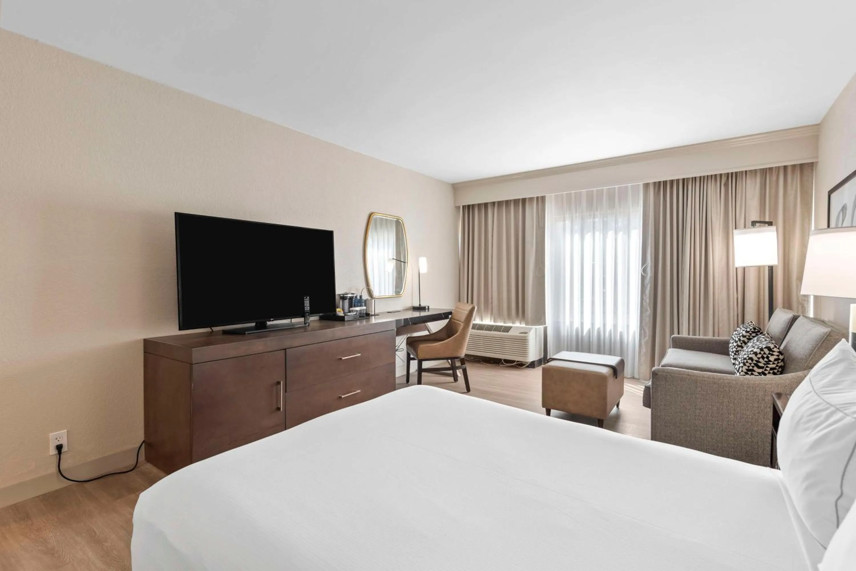 Bedroom, Bed in DoubleTree by Hilton Columbus