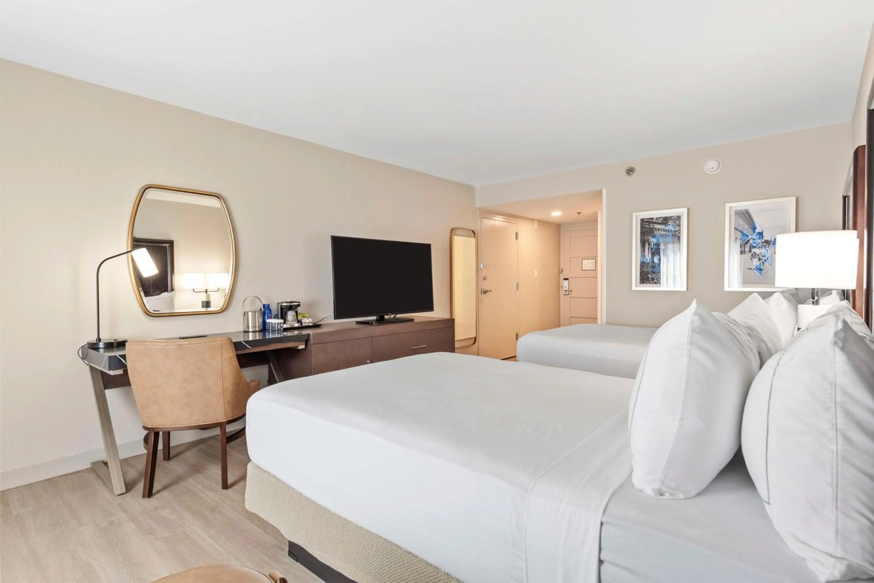 Bedroom, Bed in DoubleTree by Hilton Columbus