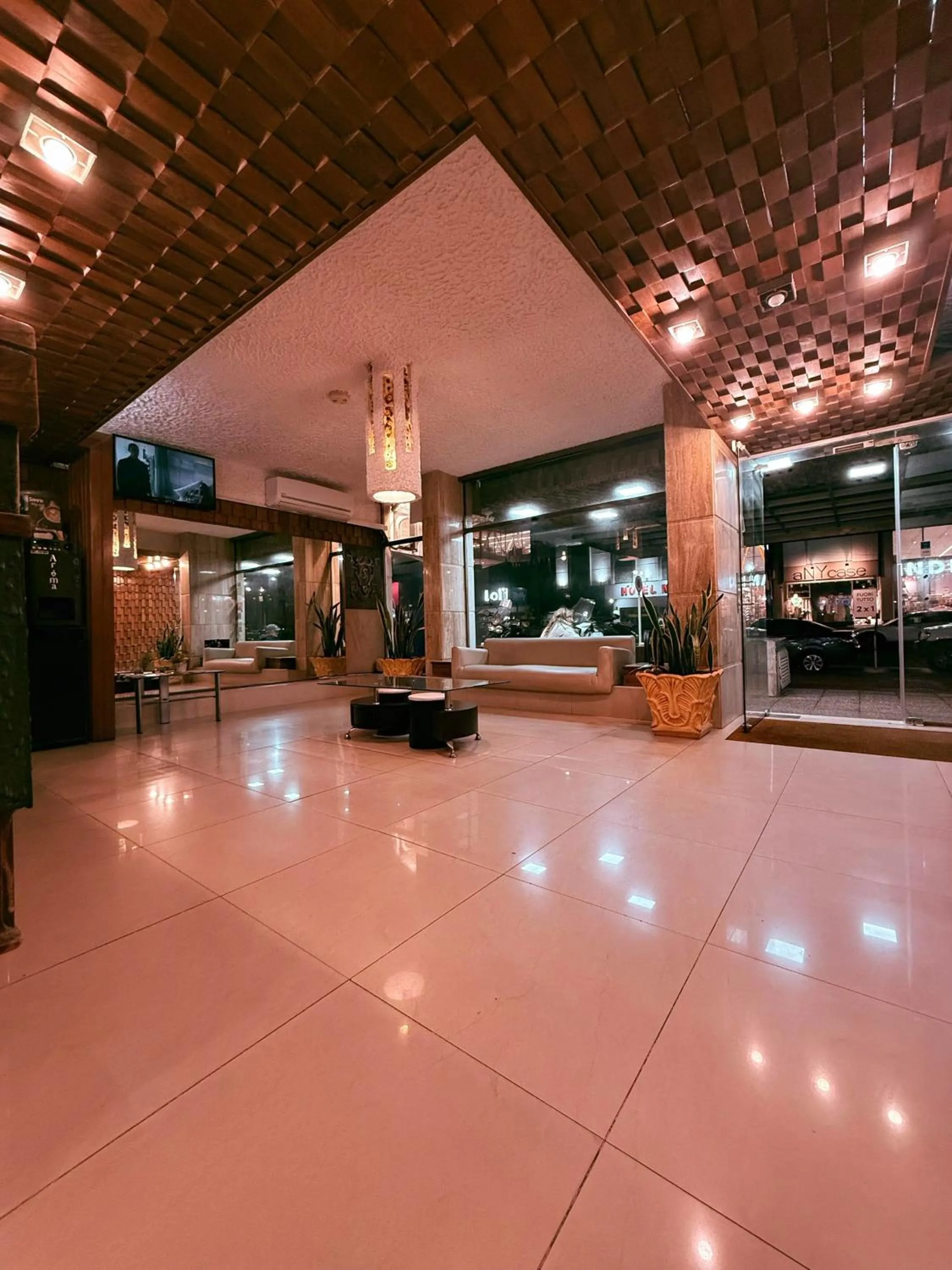 Property building in Punta del Este Shelton Hotel