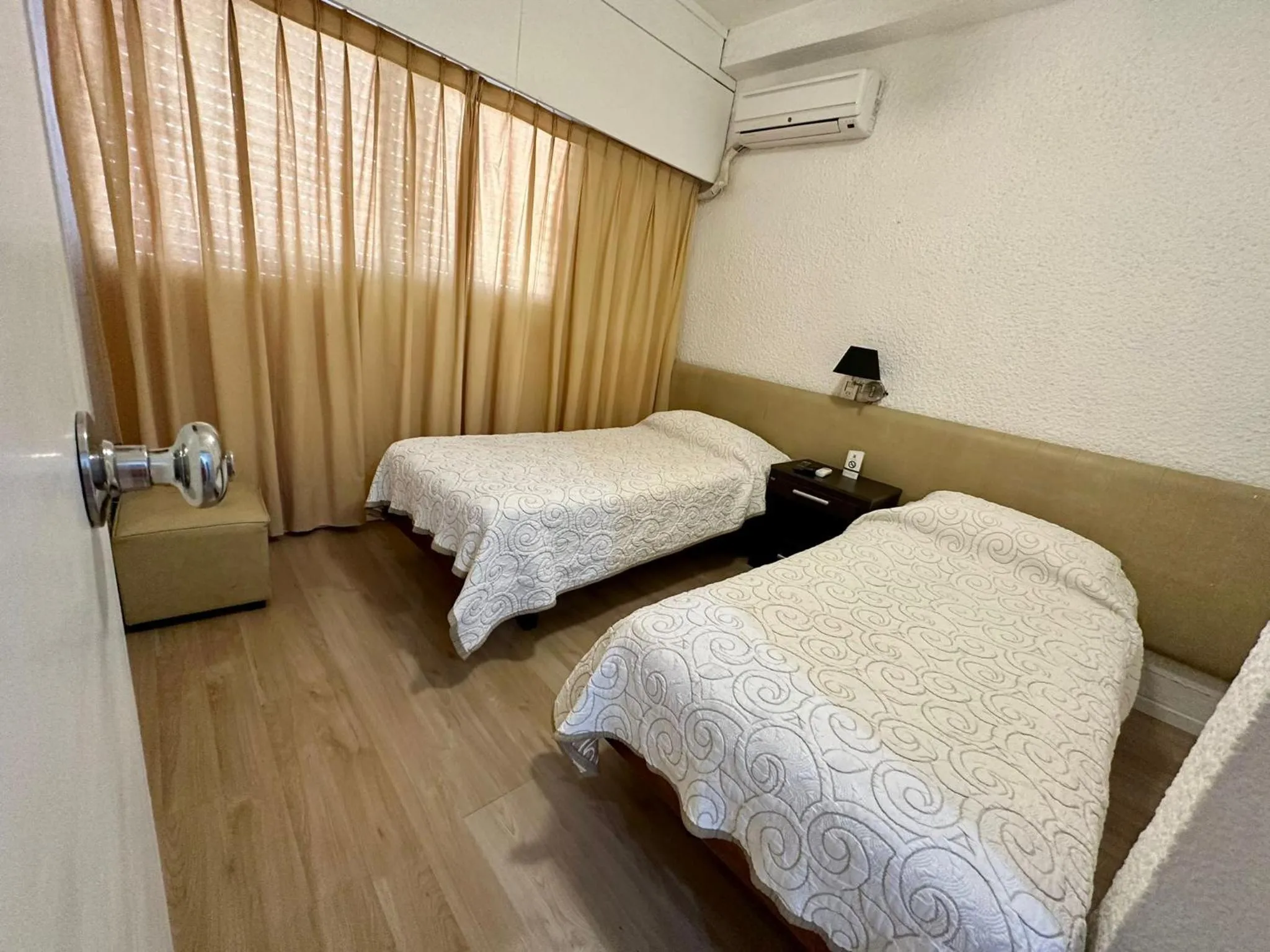 Bedroom, Bed in Punta del Este Shelton Hotel