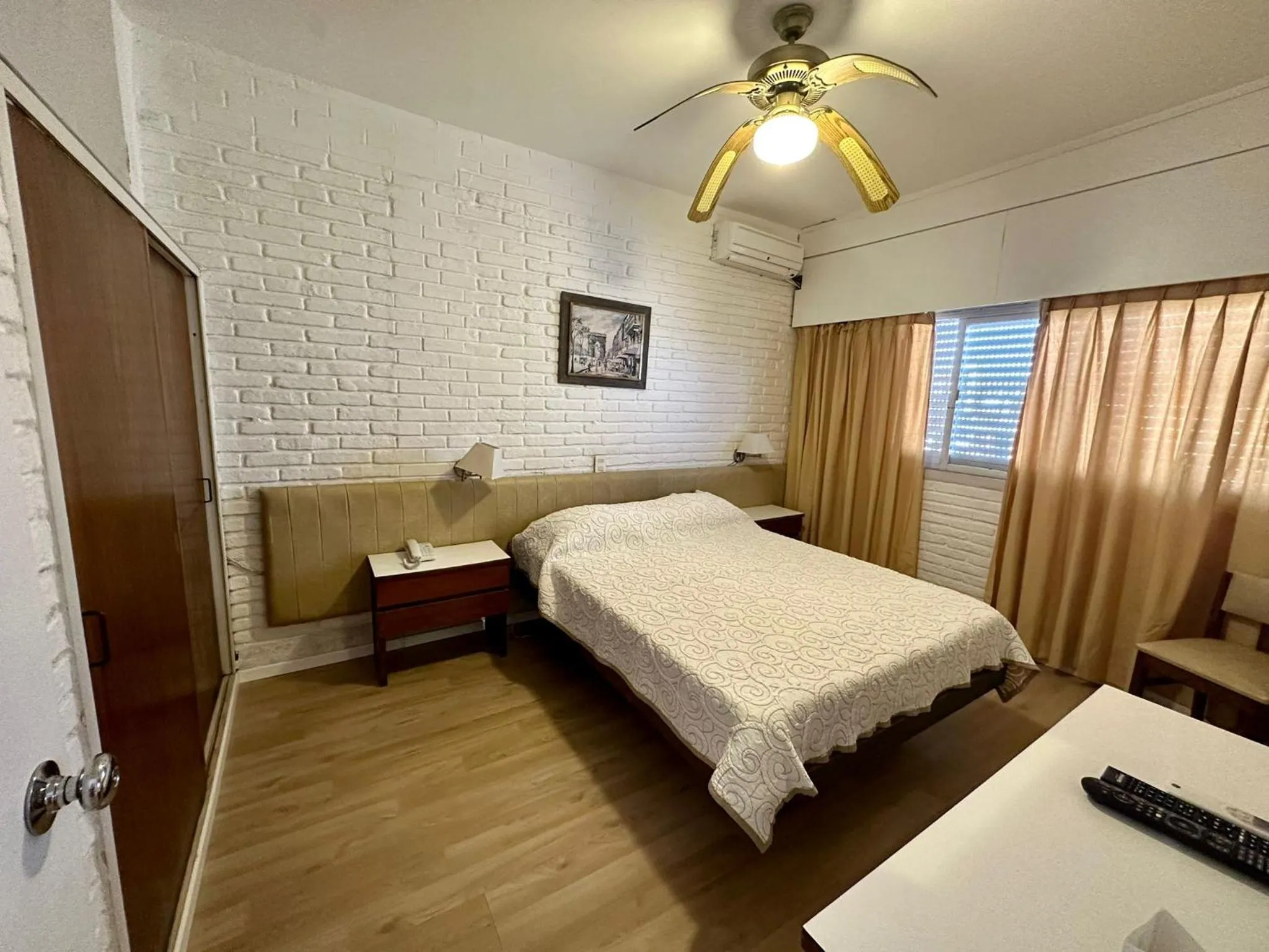 Bedroom, Bed in Punta del Este Shelton Hotel