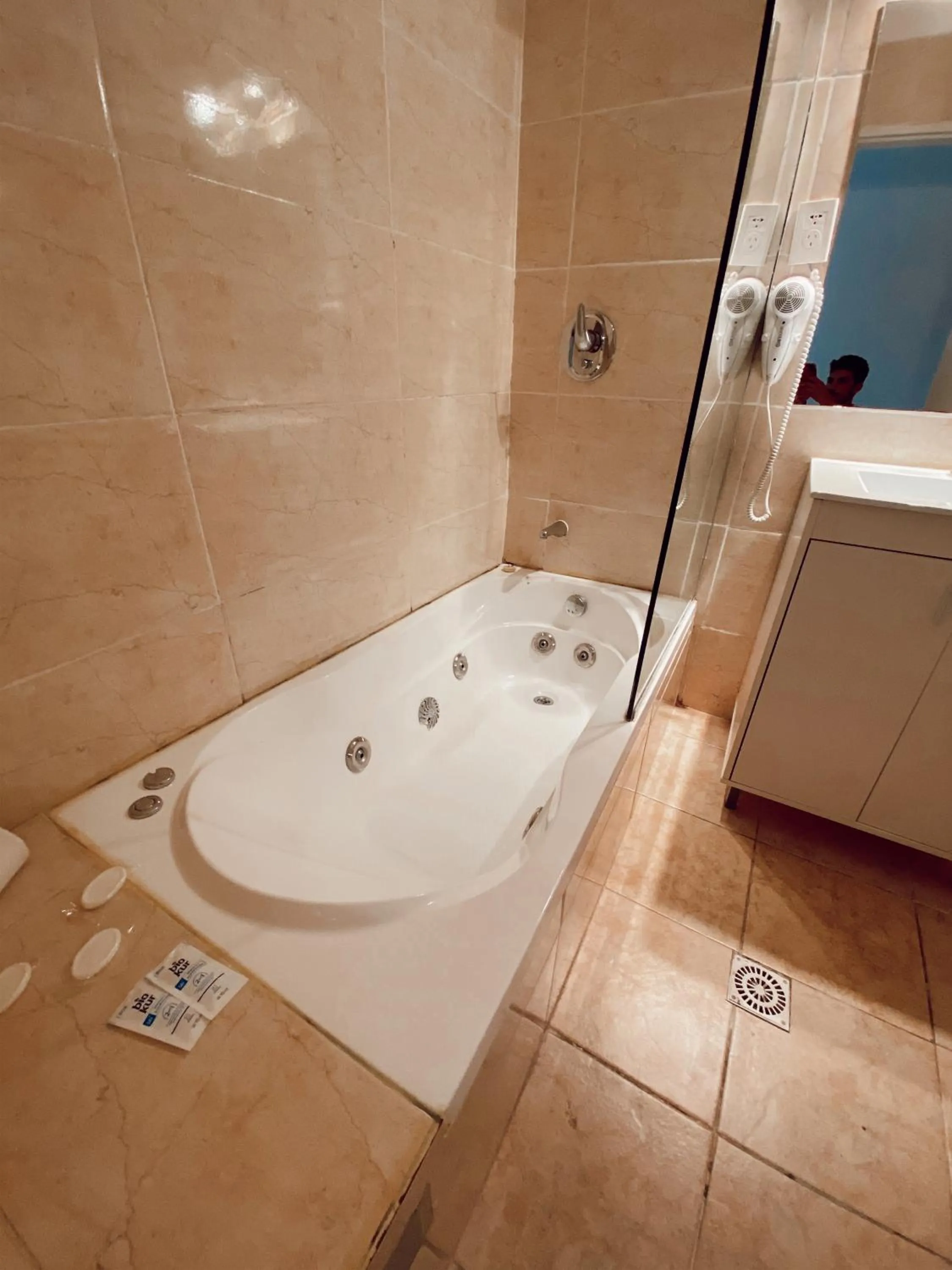 Hot Tub in Punta del Este Shelton Hotel