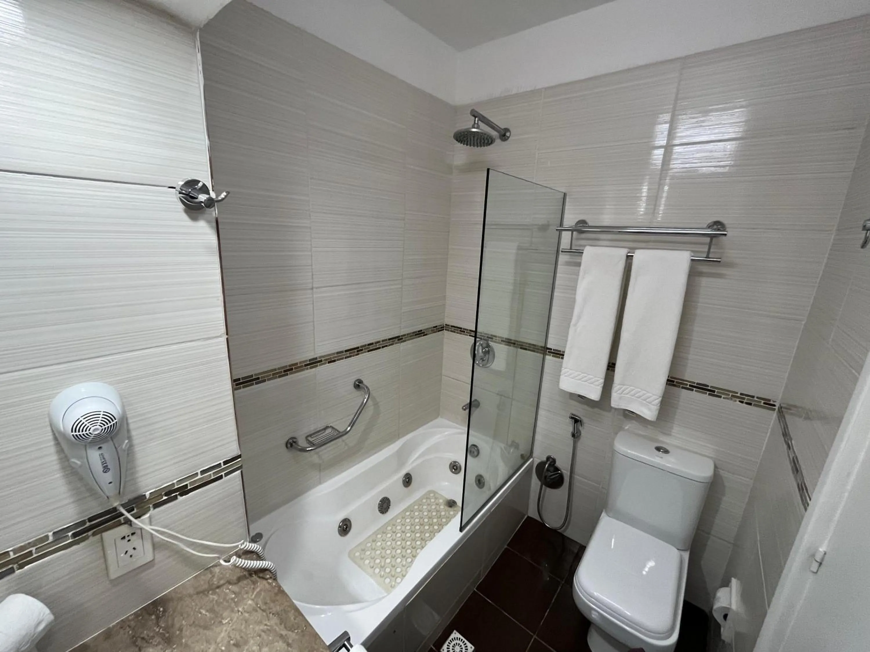 Shower in Punta del Este Shelton Hotel