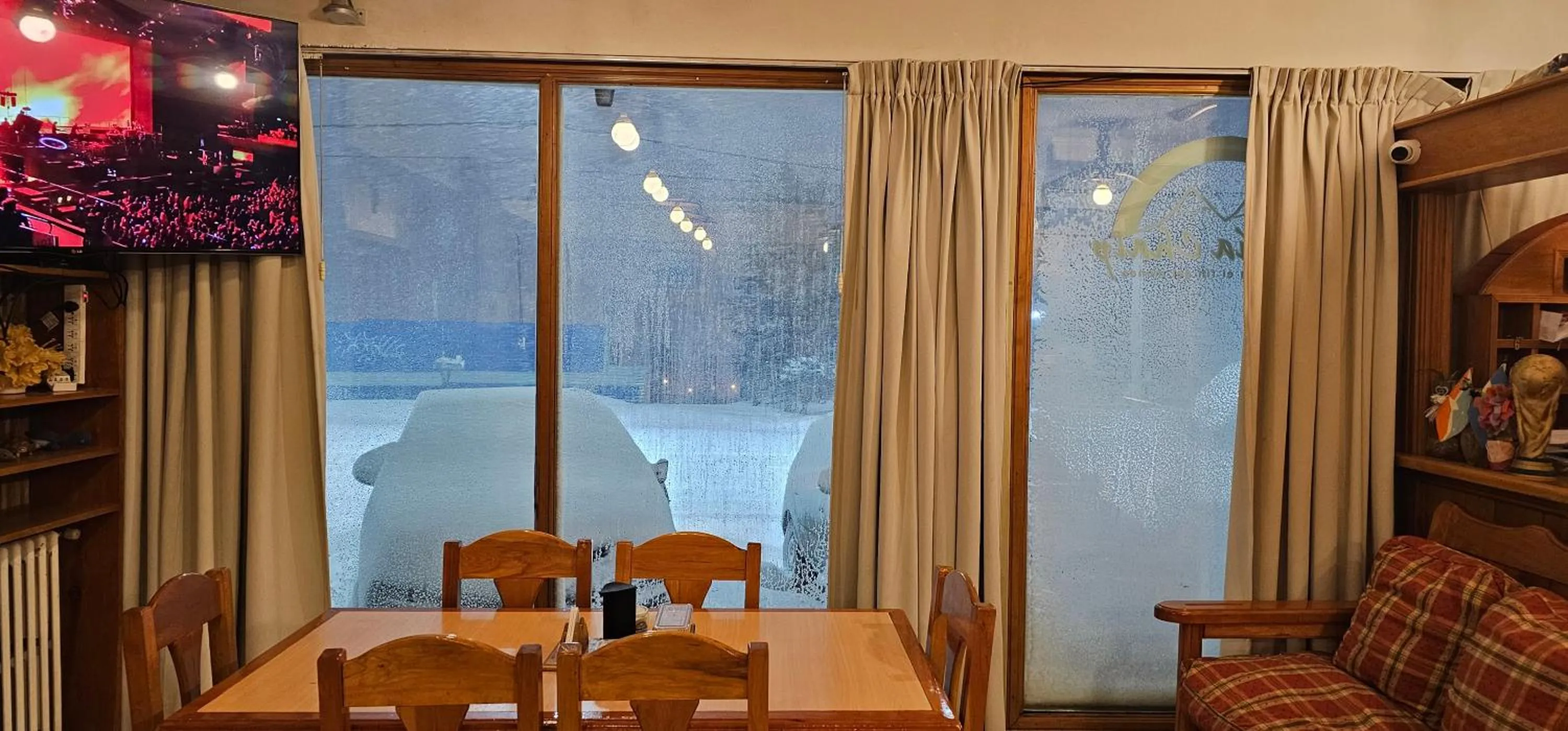 Breakfast in Hosteria Chalp