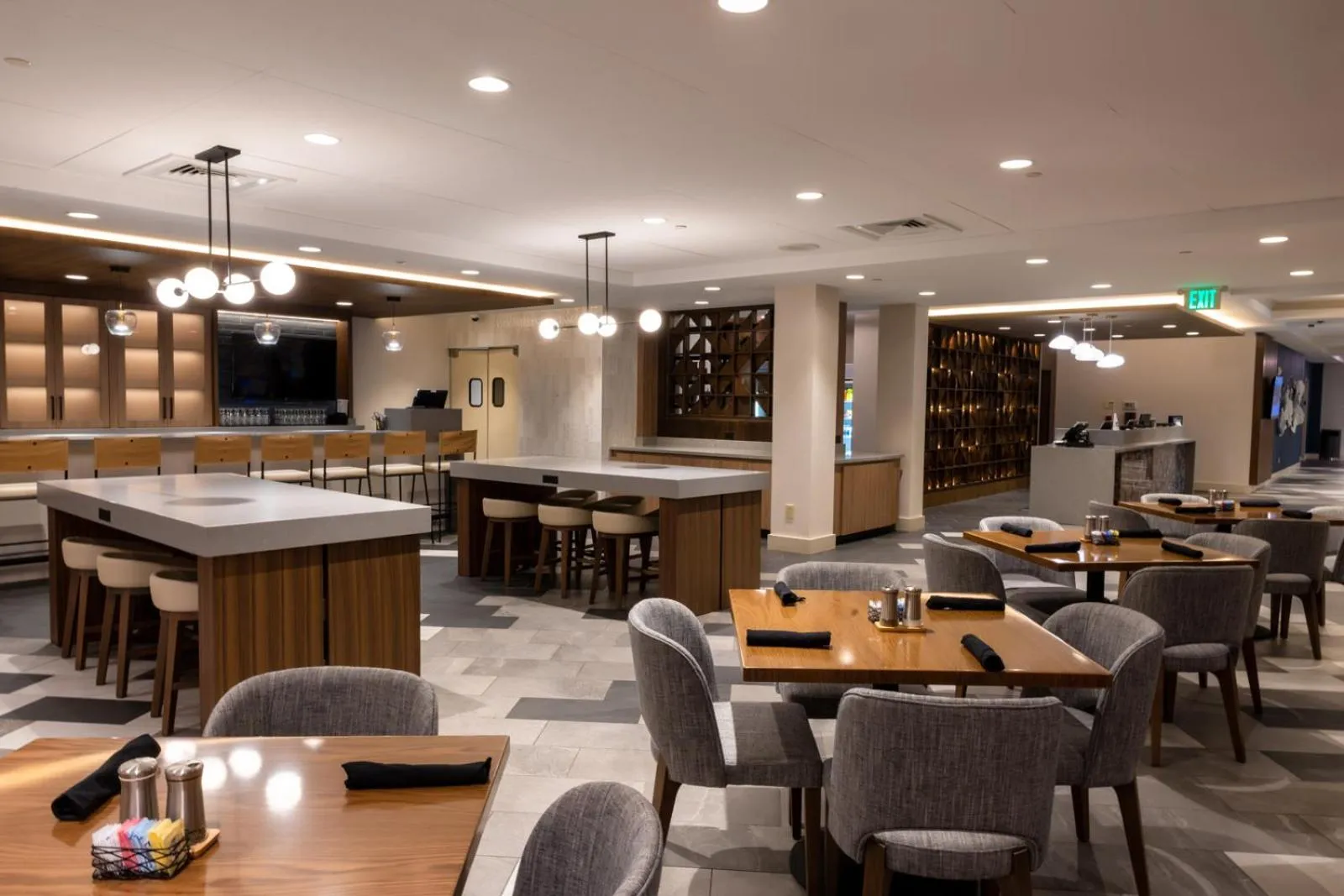 Restaurant/places to eat in DoubleTree by Hilton Tinton Falls-Eatontown
