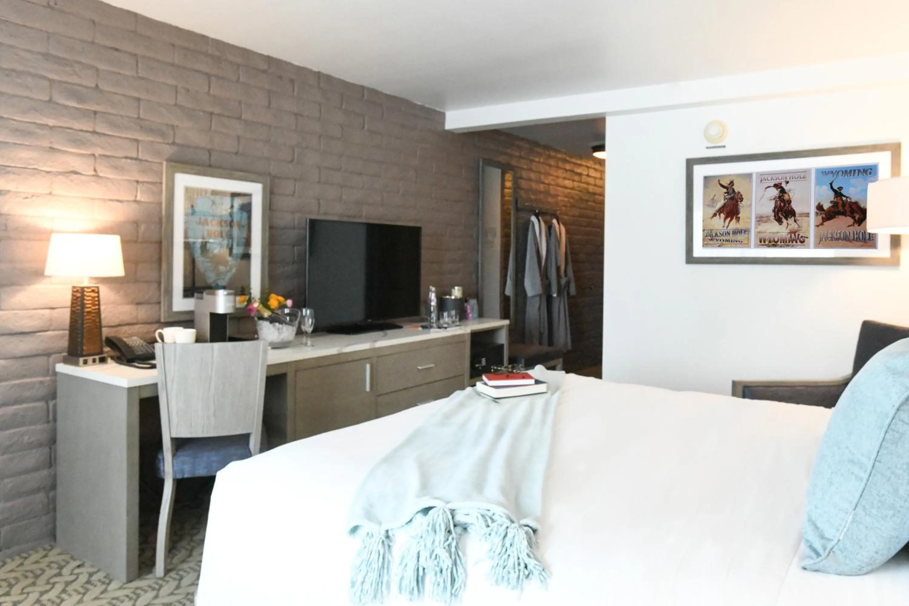 TV and multimedia, Bed in Snow King Resort