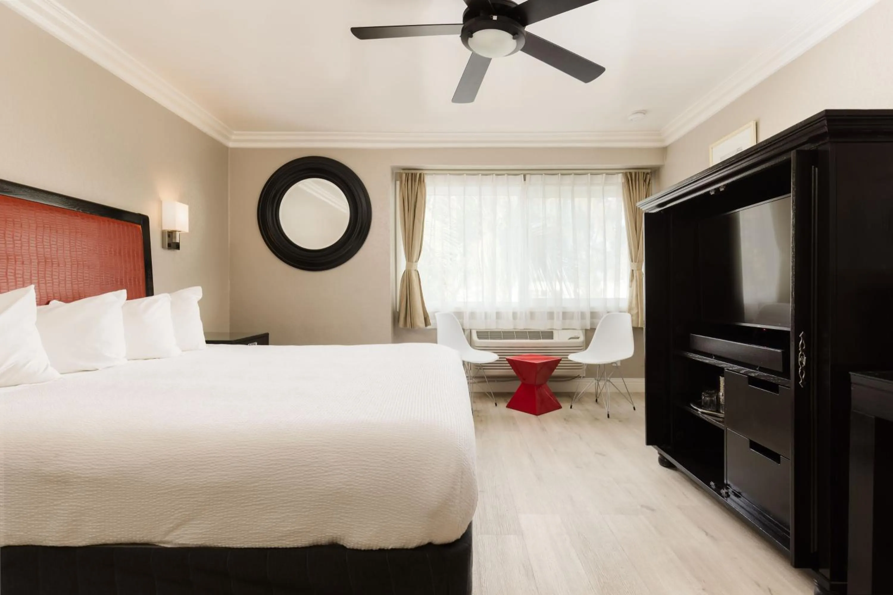 Bed in Inn at Highway 1