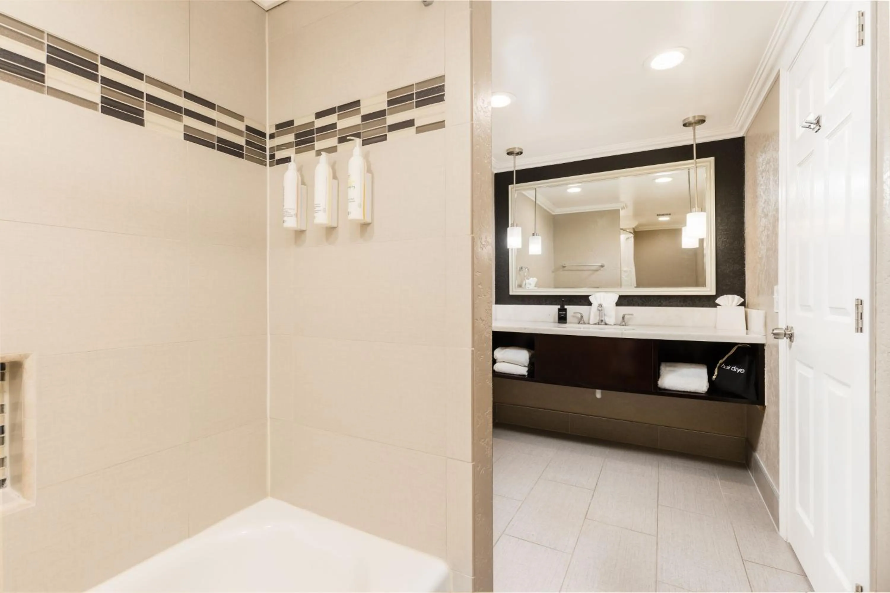 Shower in Inn at Highway 1