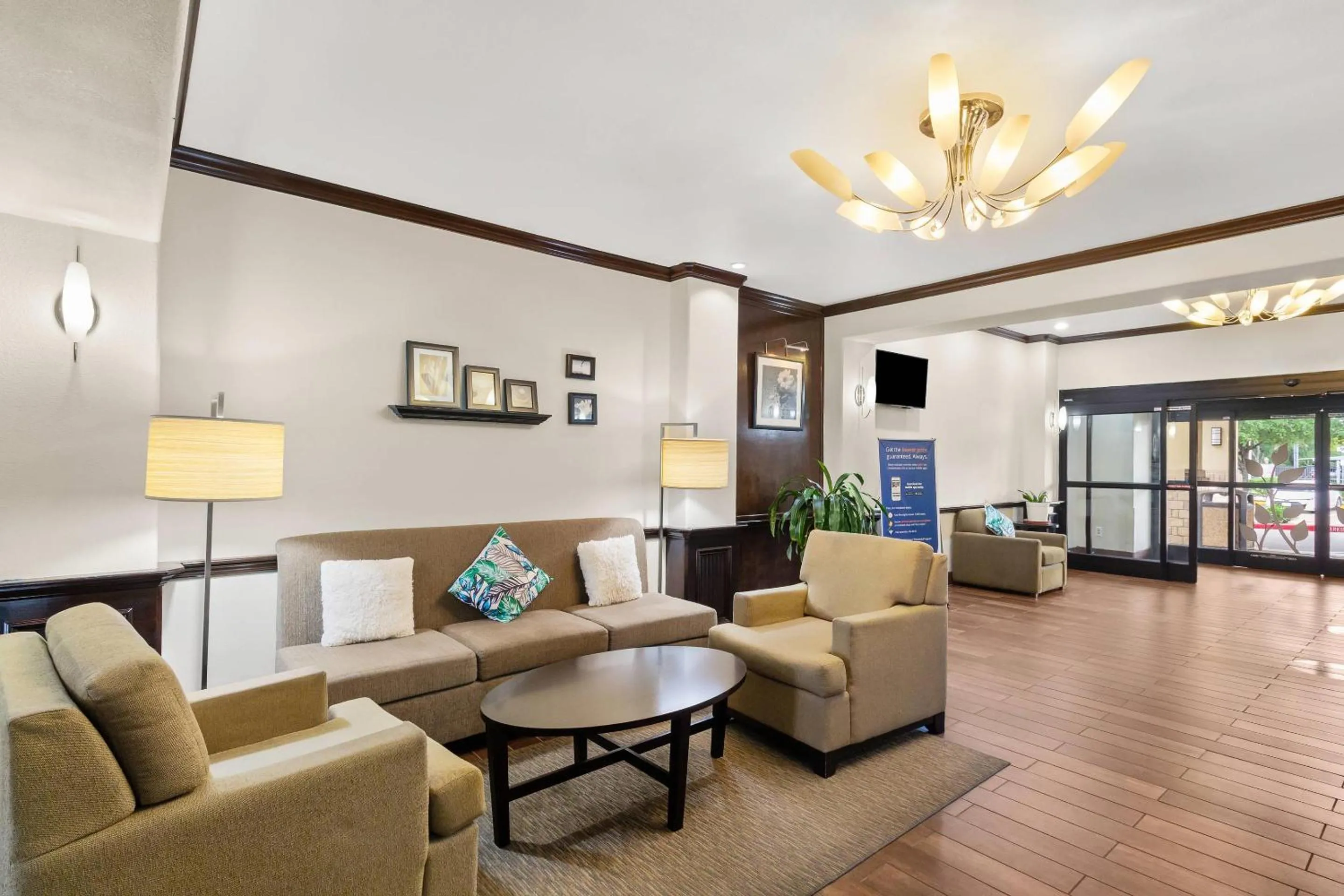 Lobby or reception in Sleep Inn & Suites Bush Intercontinental - IAH East