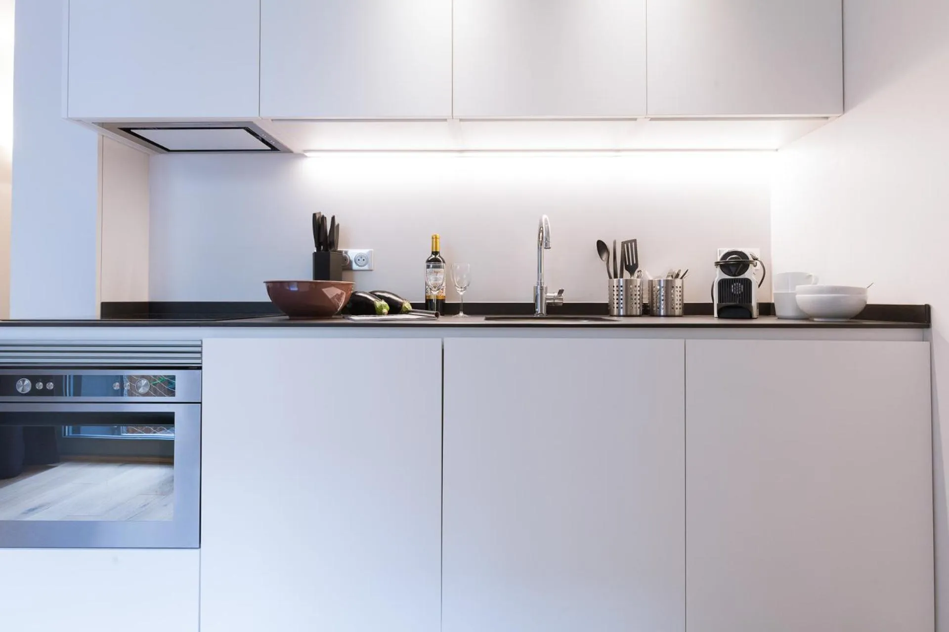 Kitchen or kitchenette in T2 bis luxe hyper centre piscine