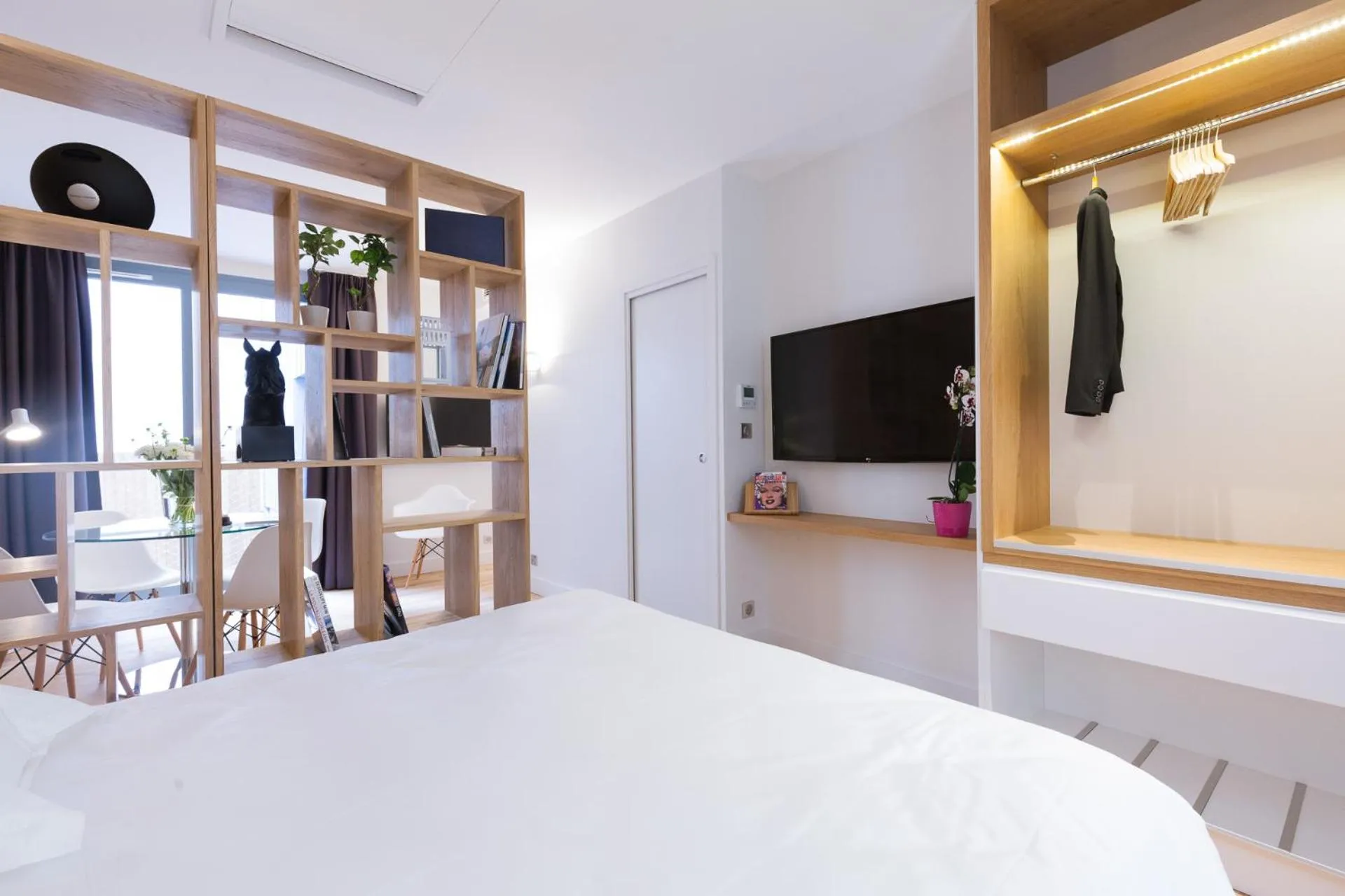 TV and multimedia, Bed in T2 bis luxe hyper centre piscine