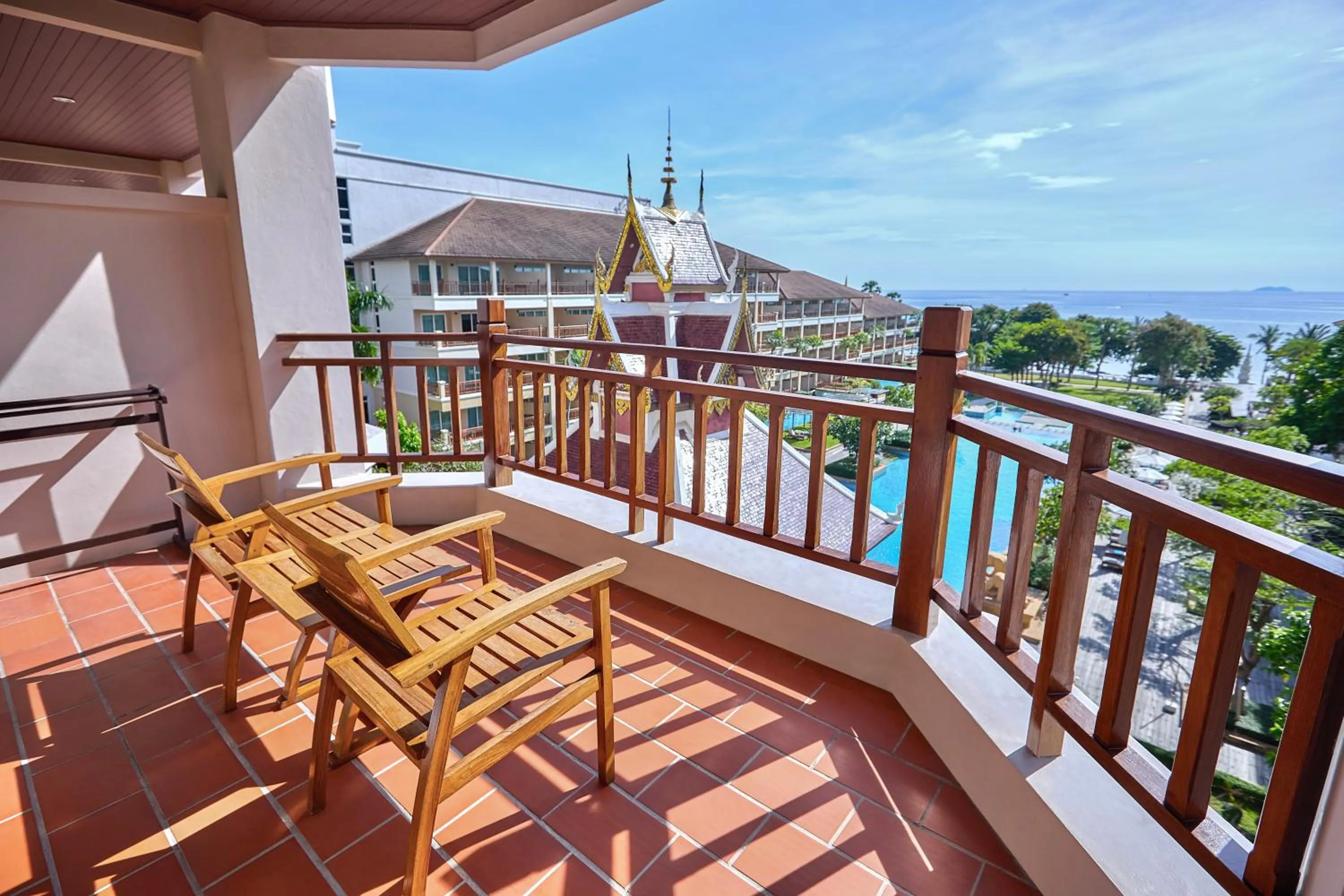 Balcony/Terrace in The Heritage Pattaya Beachfront Resort