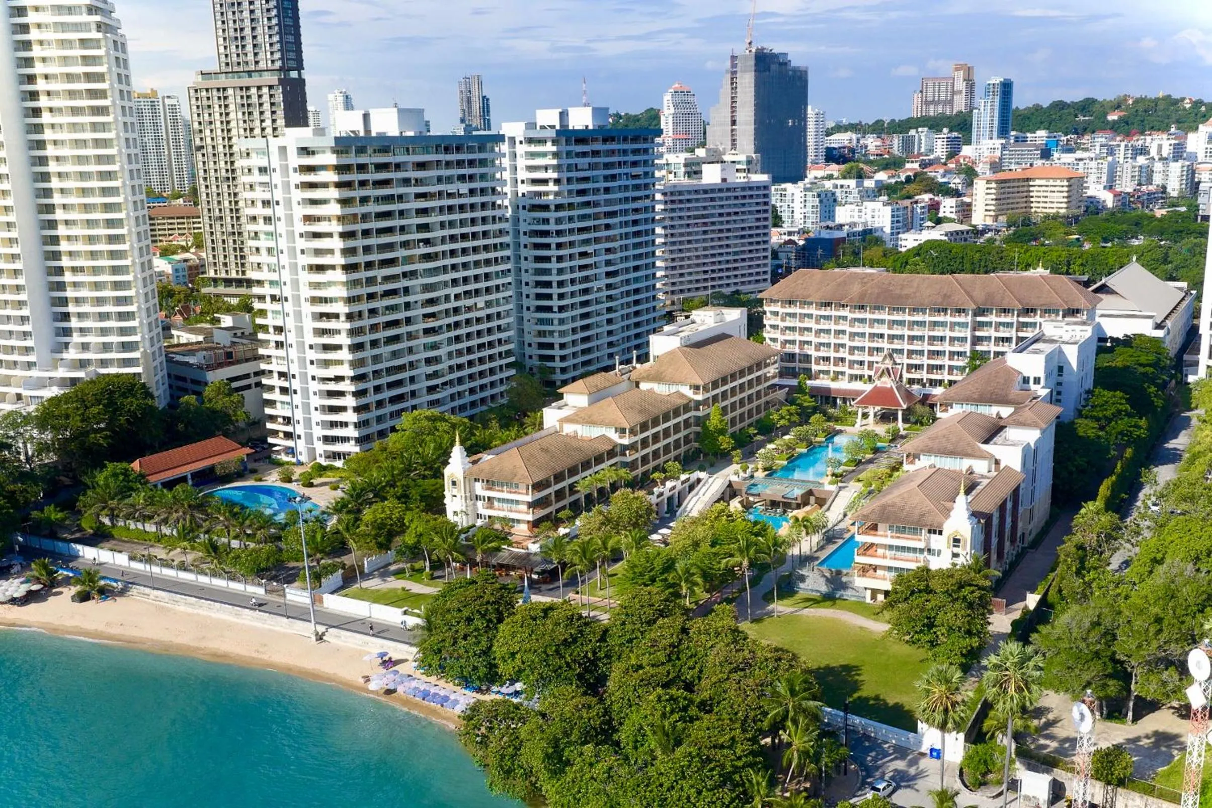 Property building in The Heritage Pattaya Beachfront Resort