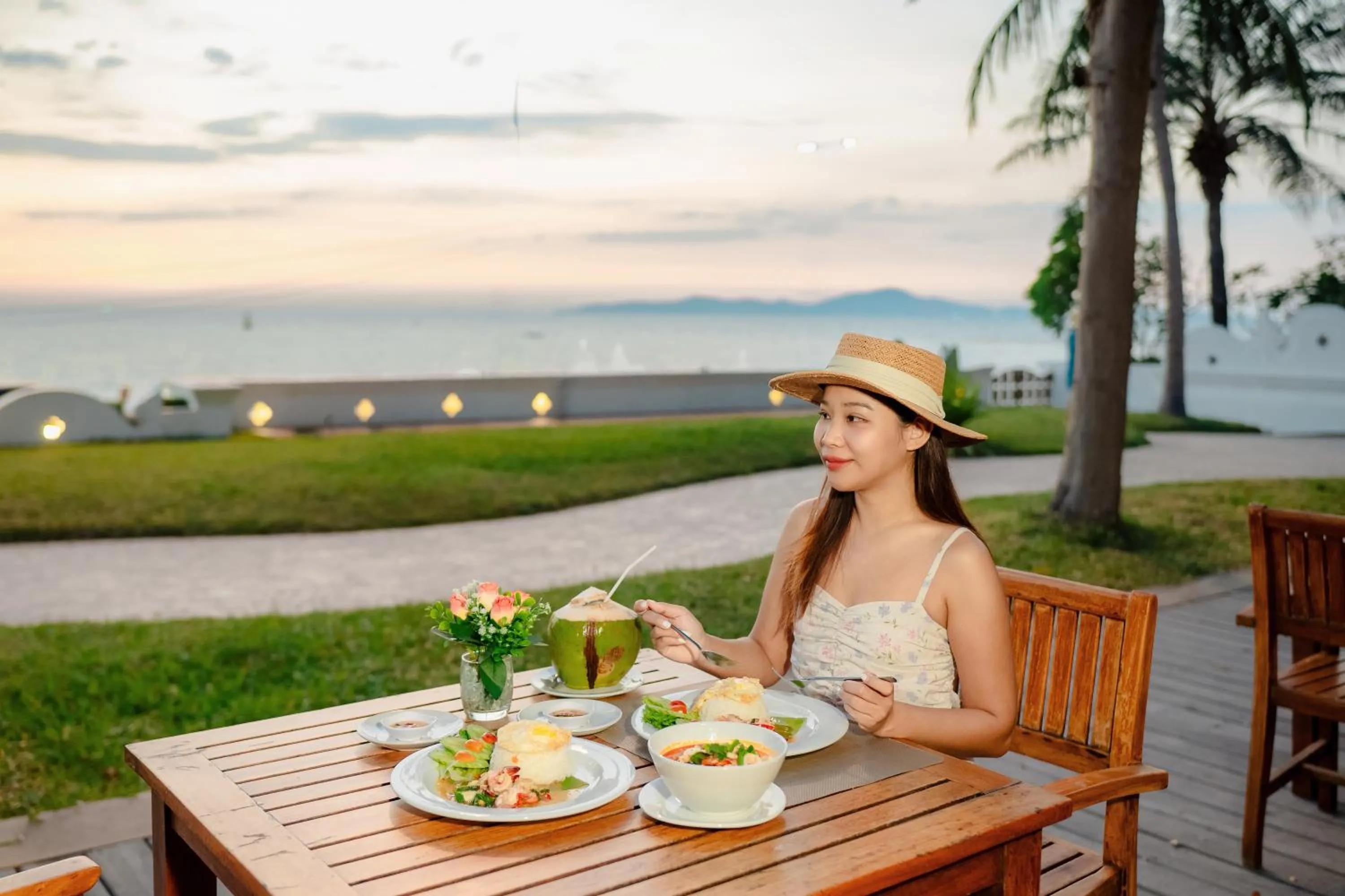 Restaurant/places to eat in The Heritage Pattaya Beachfront Resort