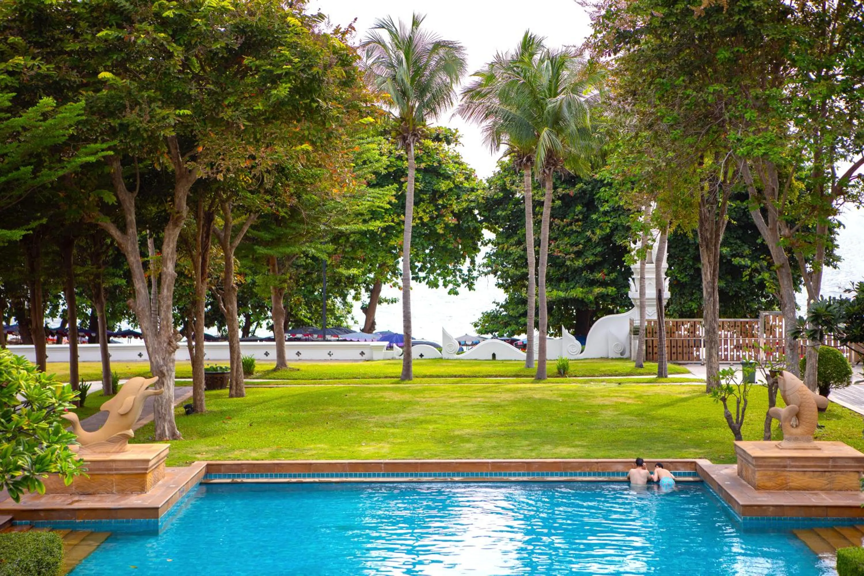 Swimming pool in The Heritage Pattaya Beachfront Resort